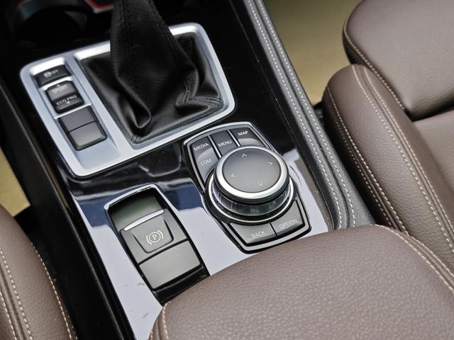 BMW i4 M50 2019 car image #19