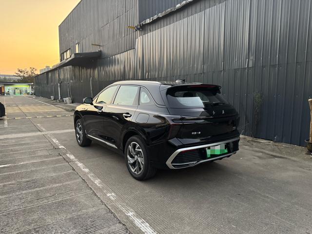 HongQi HS3 PHEV 2025 #19 HongQi HS3 PHEV 2025 car image #19