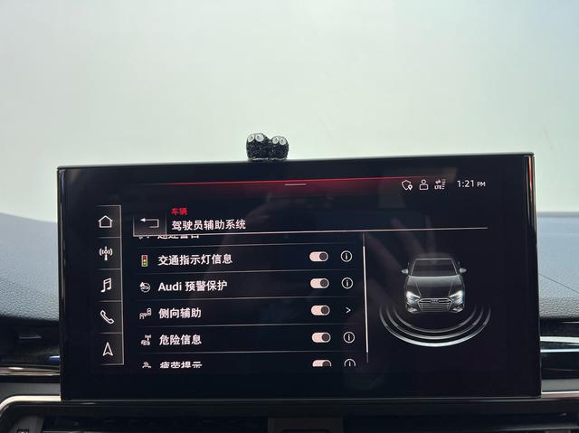 Audi S4 2023 car image #19