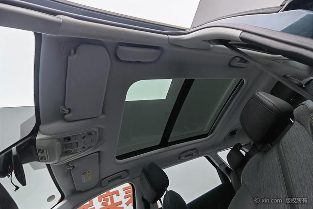 Peugeot 5008 2017 car image #19