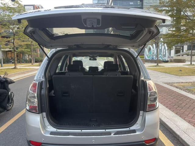 Chevrolet Captiva (Imported) 2011 car image #19