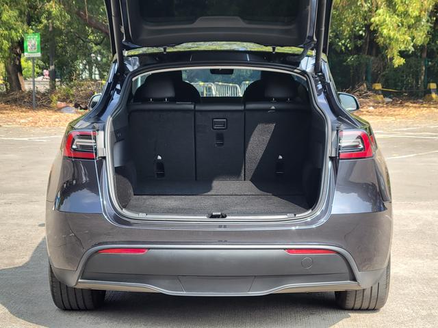 Tesla Model Y 2024 #19 Tesla Model Y 2024 car image #19