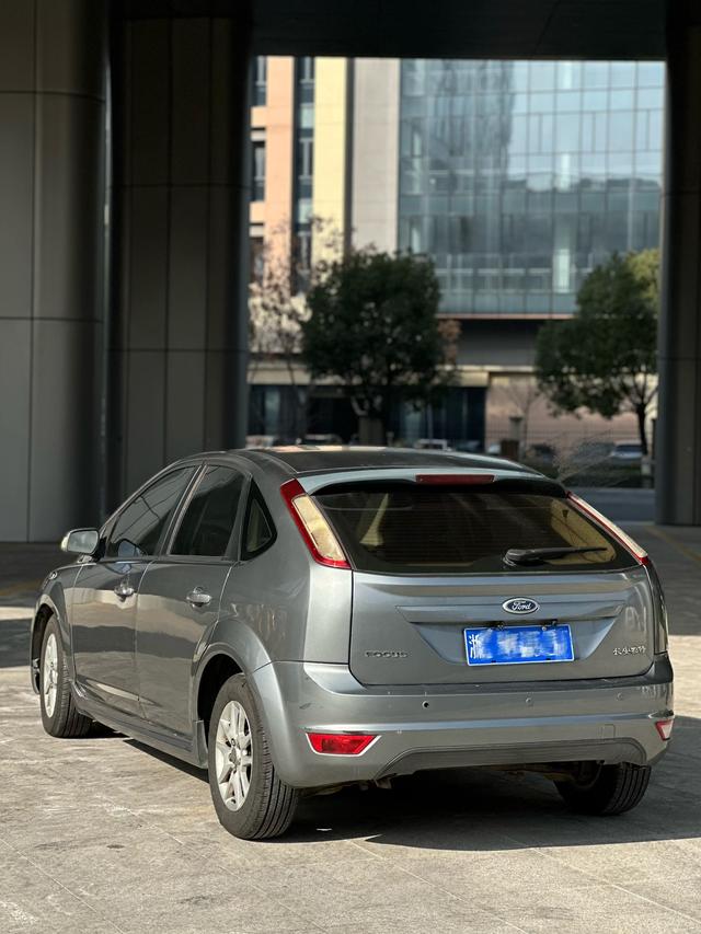 Ford Focus 2009 image de voiture #19