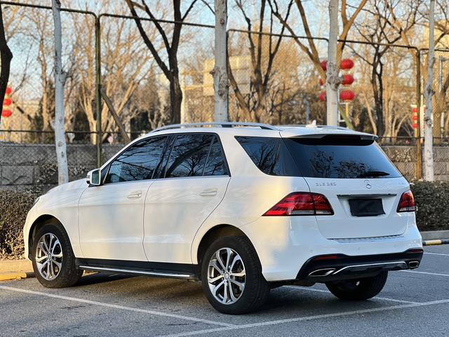 Mercedes-Benz GLE Class 2016 car image #19