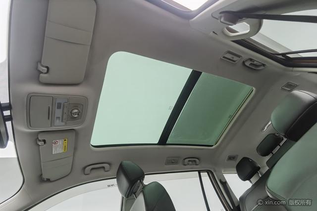 Roewe RX8 2019 car image #19