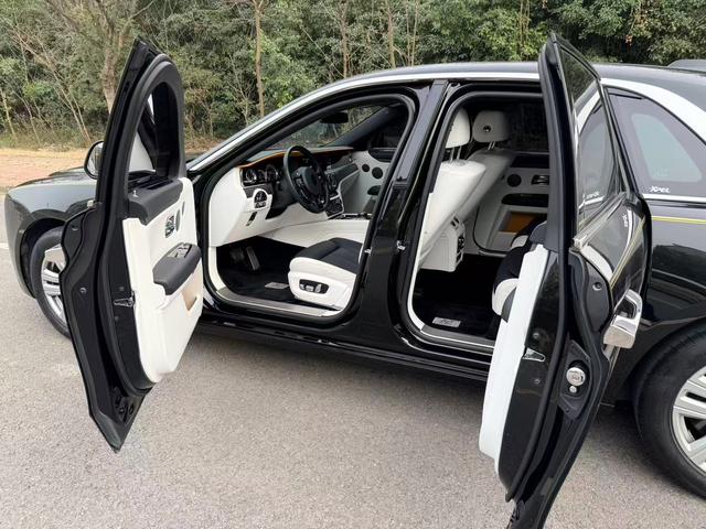 劳斯莱斯 古思特 2021 汽车图片 #19