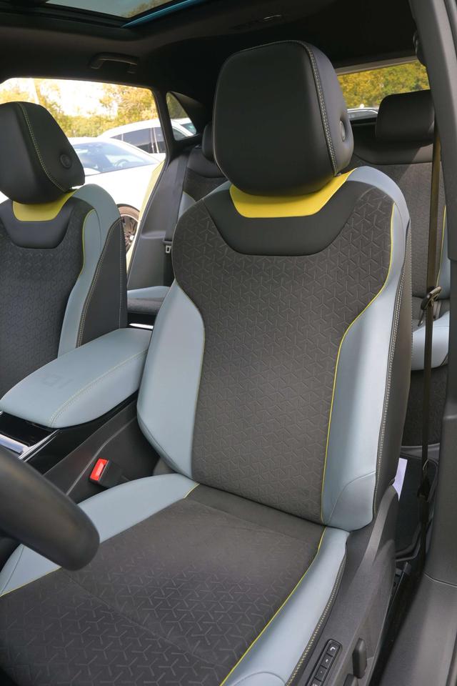 Volkswagen ID.4 X 2022 immagine di auto #19