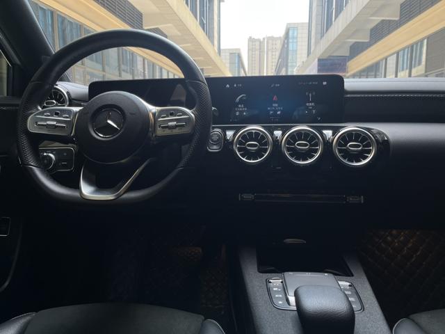 Mercedes-Benz A Class 2020 imagem de carro #19