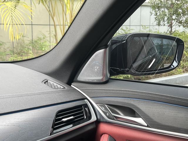 BMW 5 Series 2023 immagine di auto #19