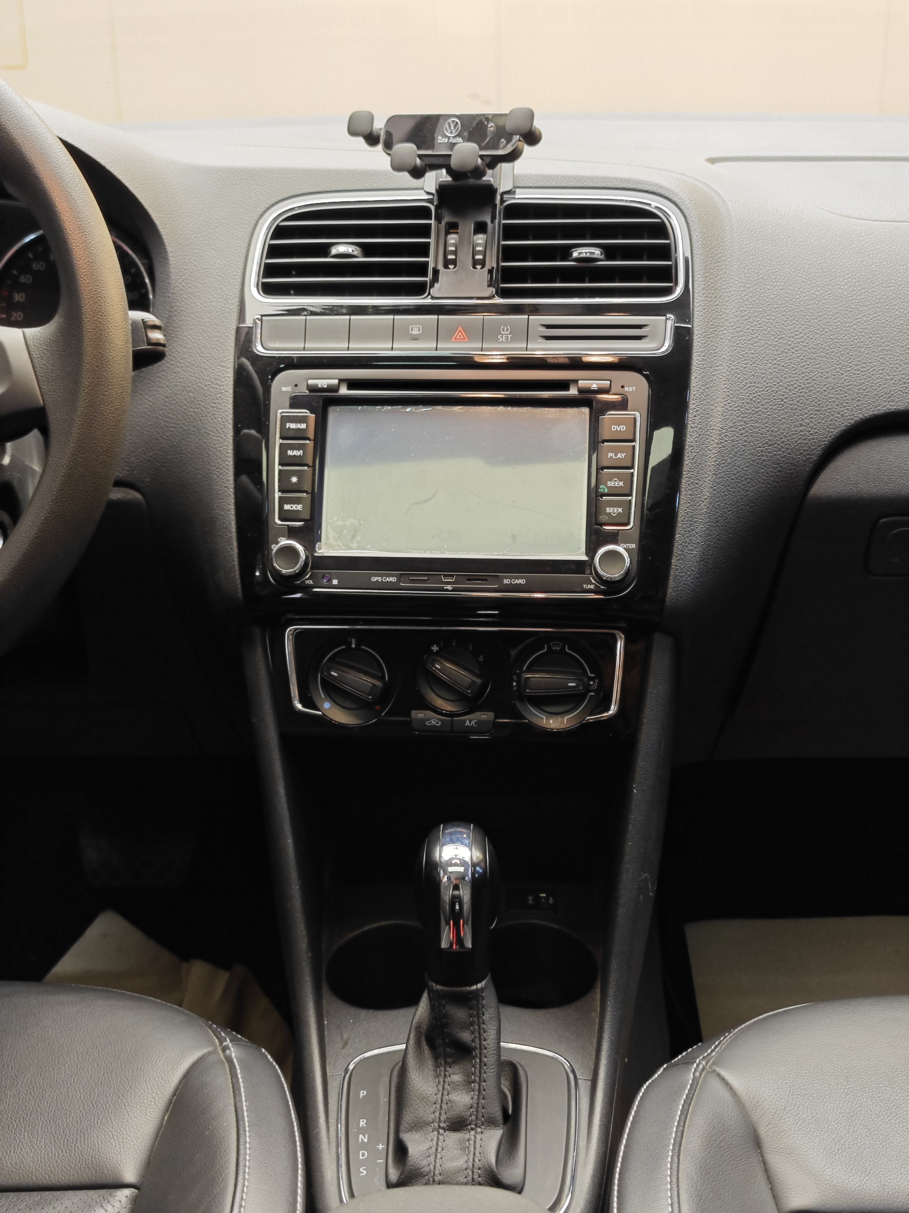 Volkswagen Polo 2015 #19 Volkswagen Polo 2015 car image #19