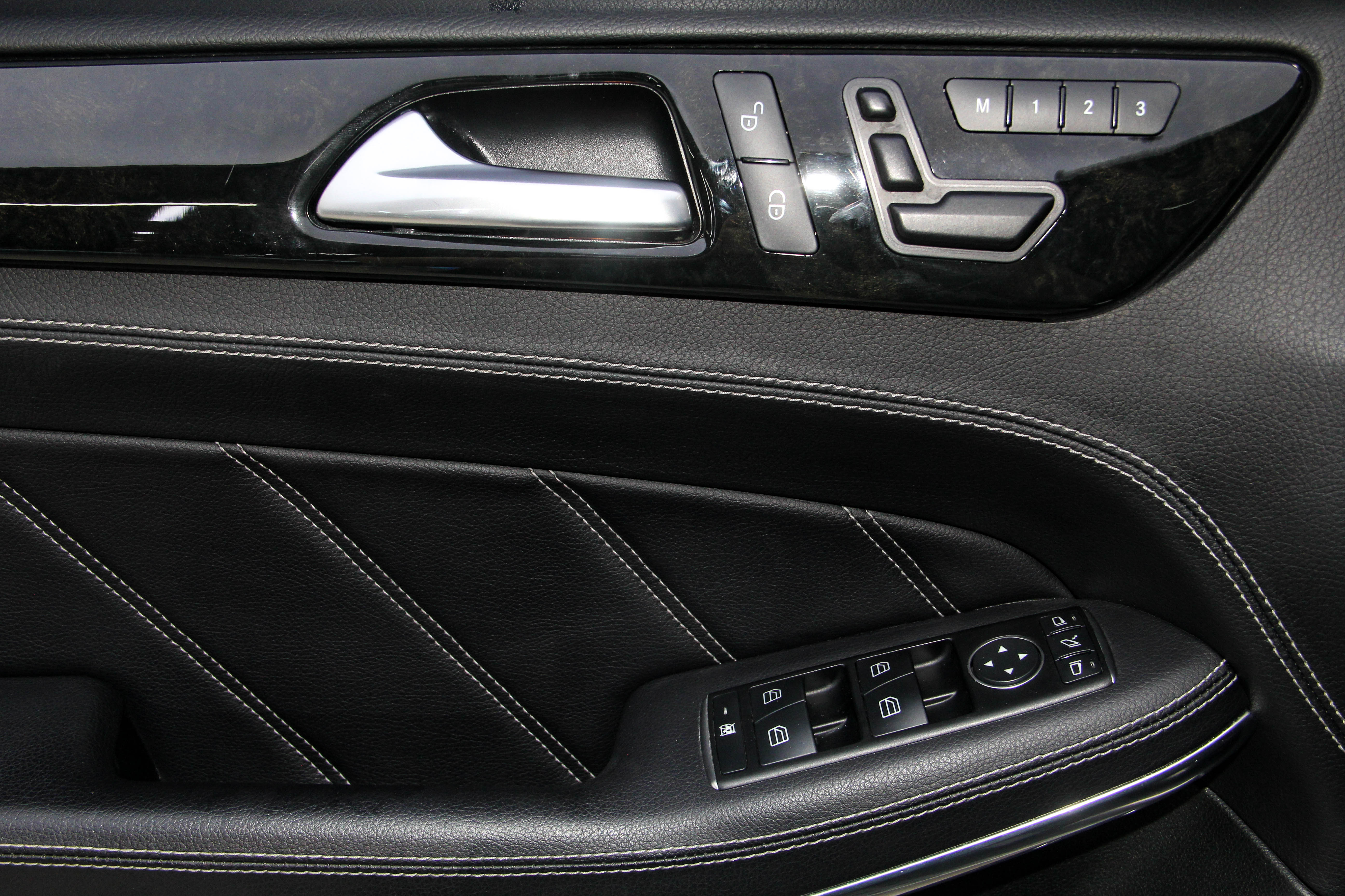 Mercedes-Benz GL AMG 2014 изображение автомобиля #19