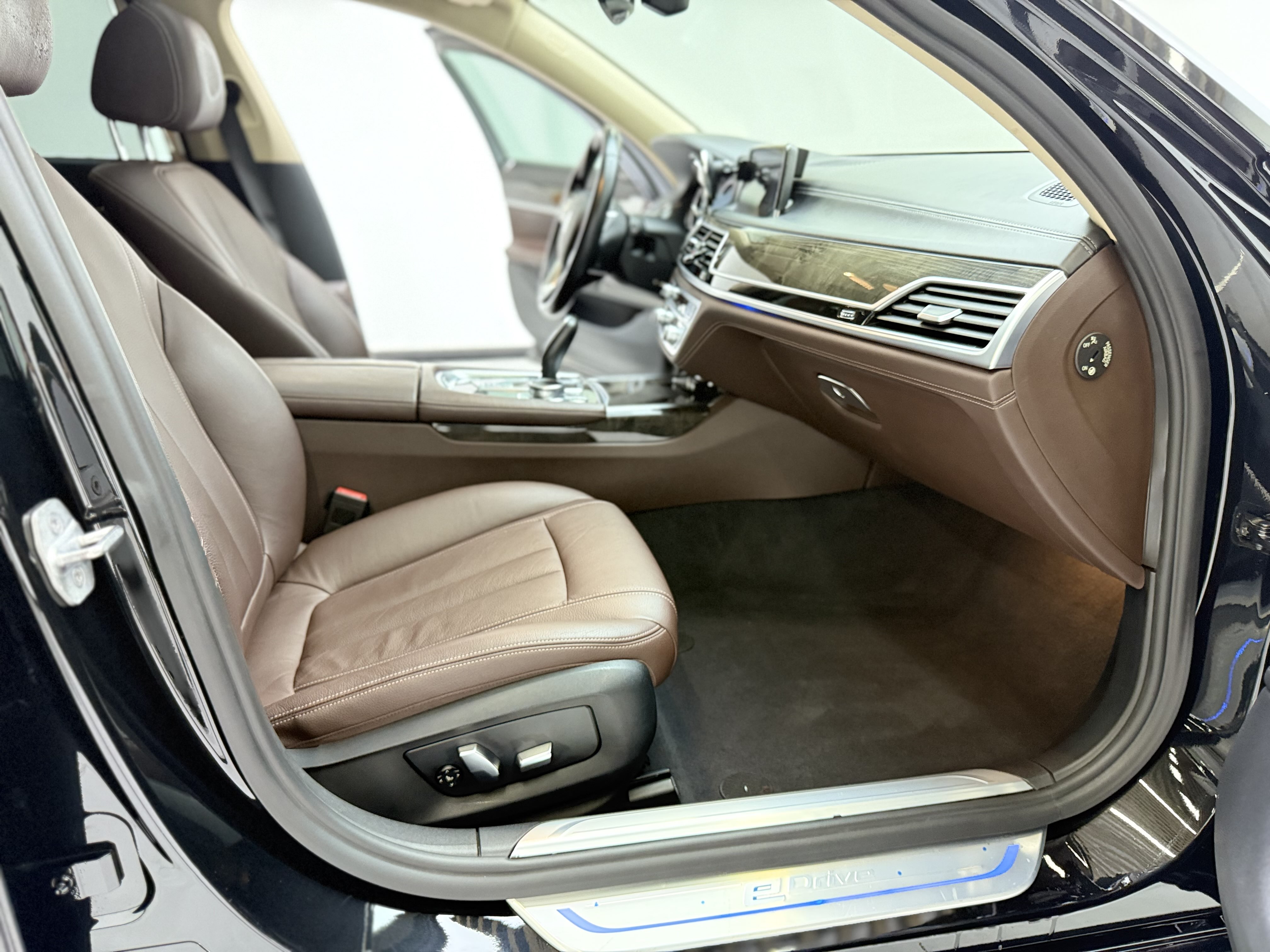 BMW 7 Series New Energy 2017 #19 BMW 7 Series New Energy 2017 car image #19