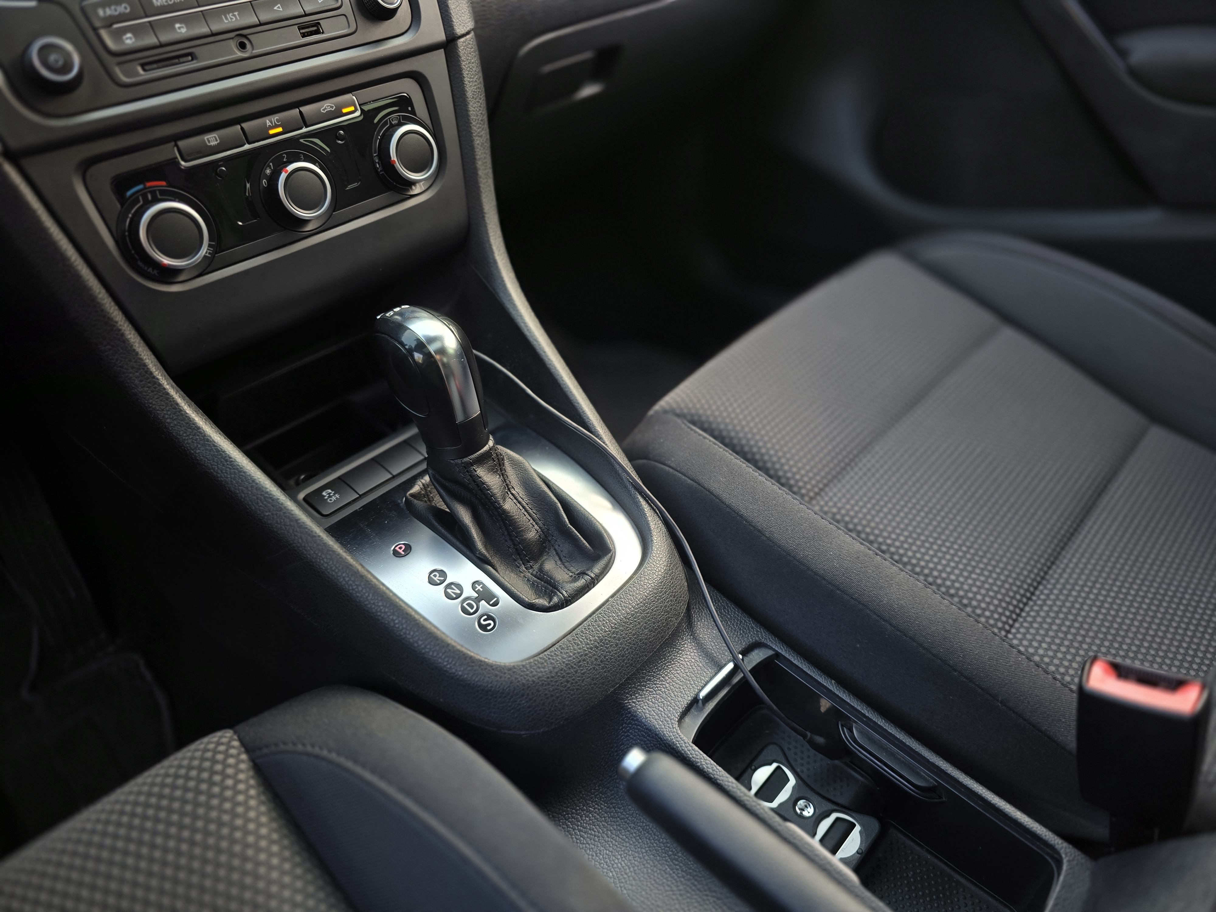 Volkswagen Golf 2013 car image #19
