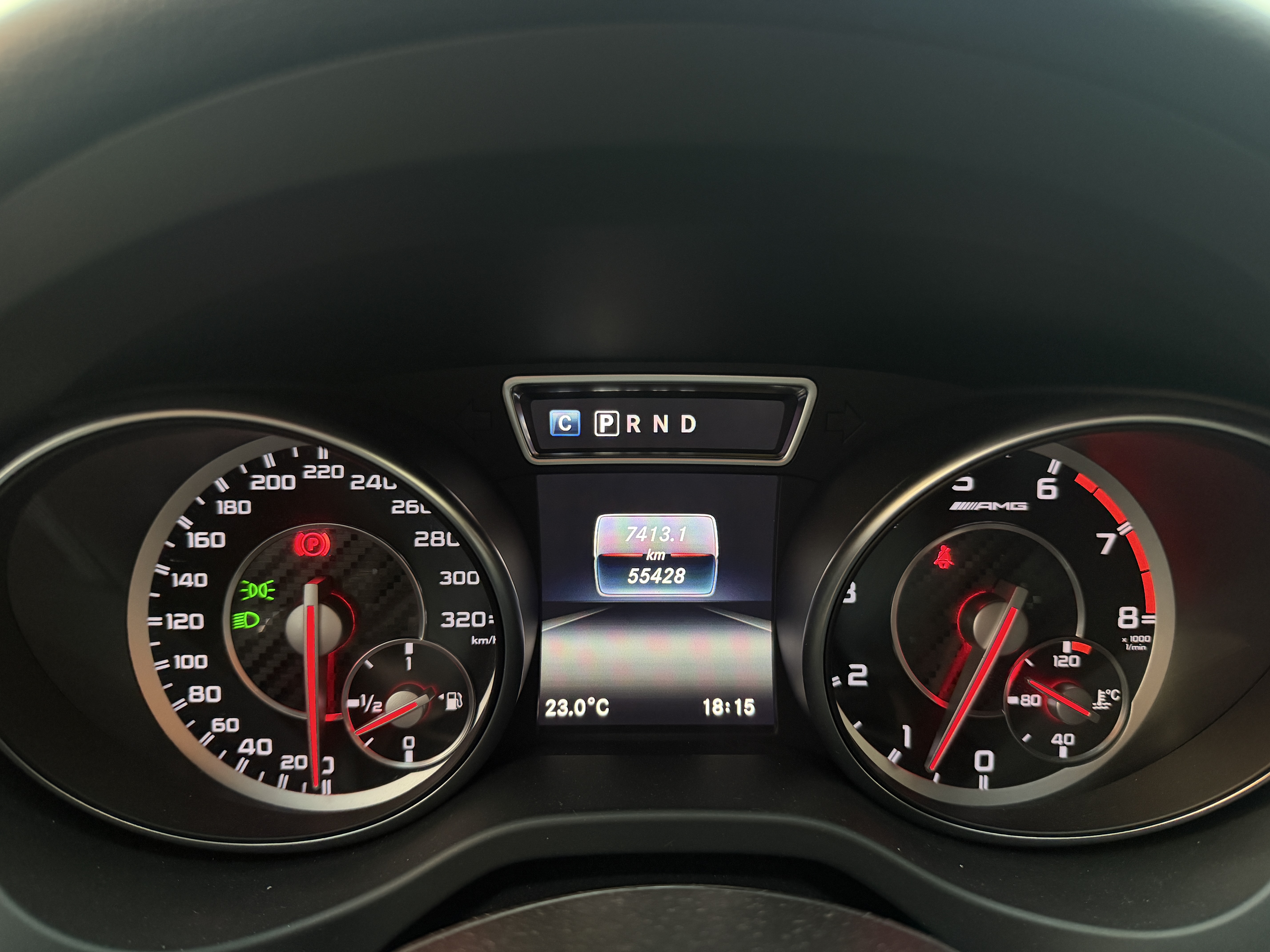 Mercedes-Benz GLA AMG 2016 car image #19