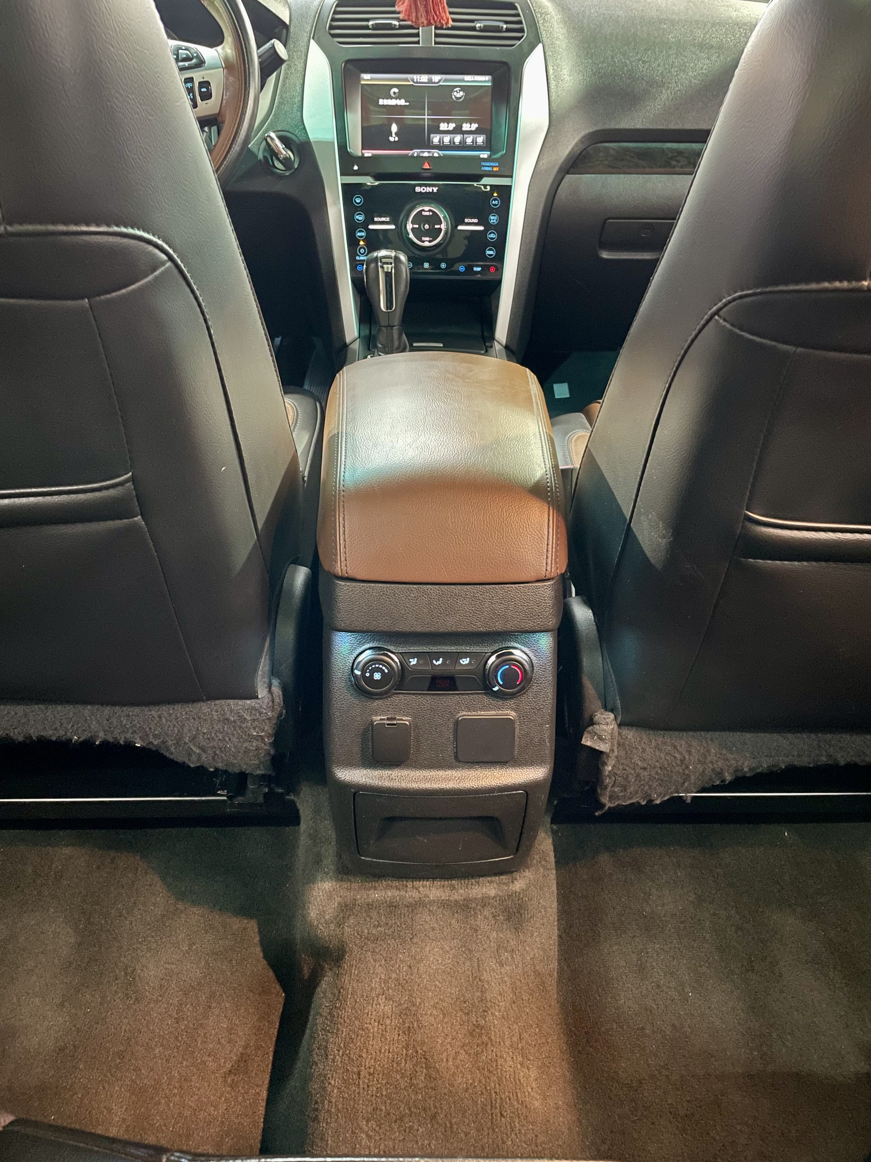 Ford Explorer (Imported) 2014 car image #19