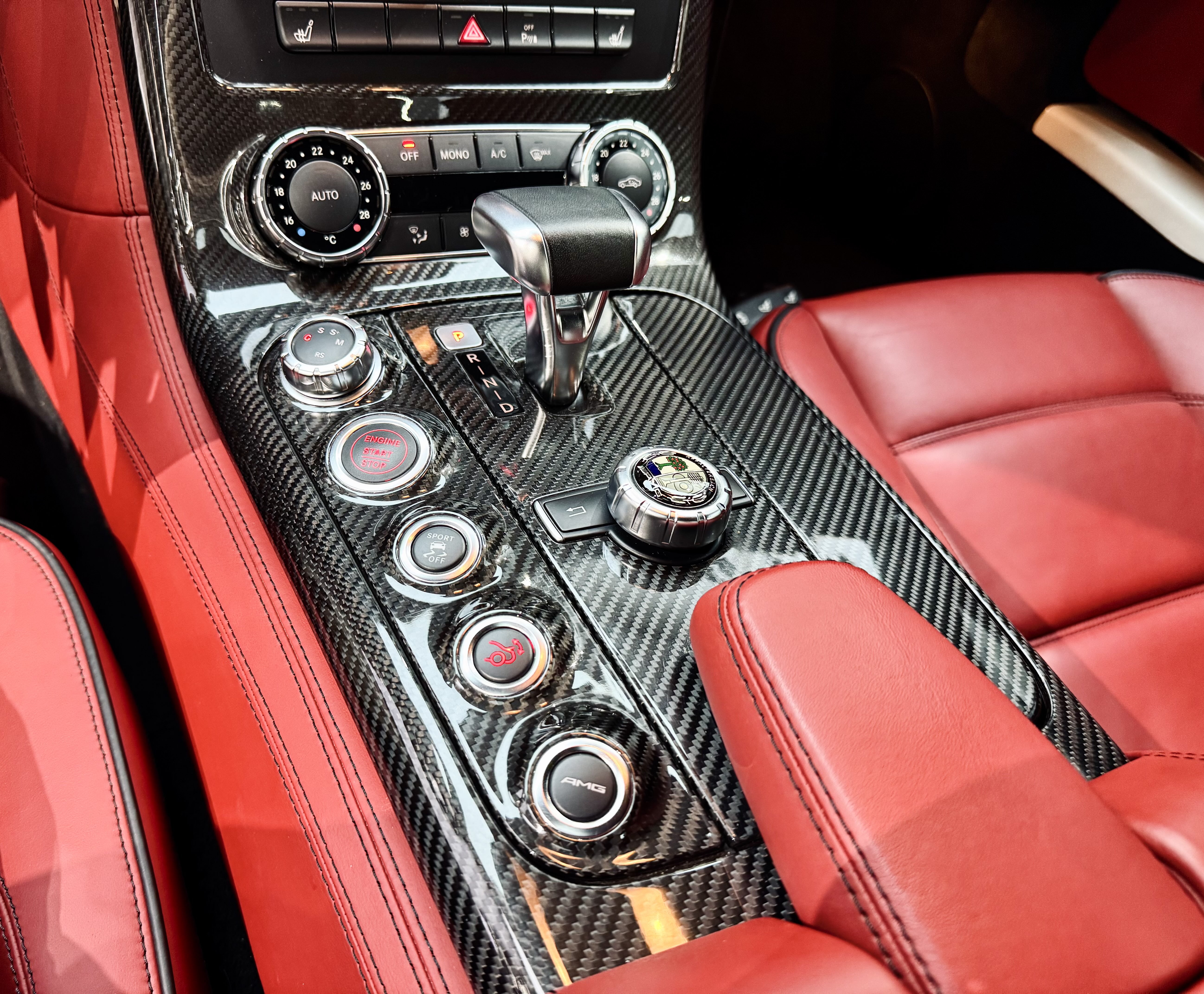 Mercedes-Benz SLS AMG 2012 car image #19