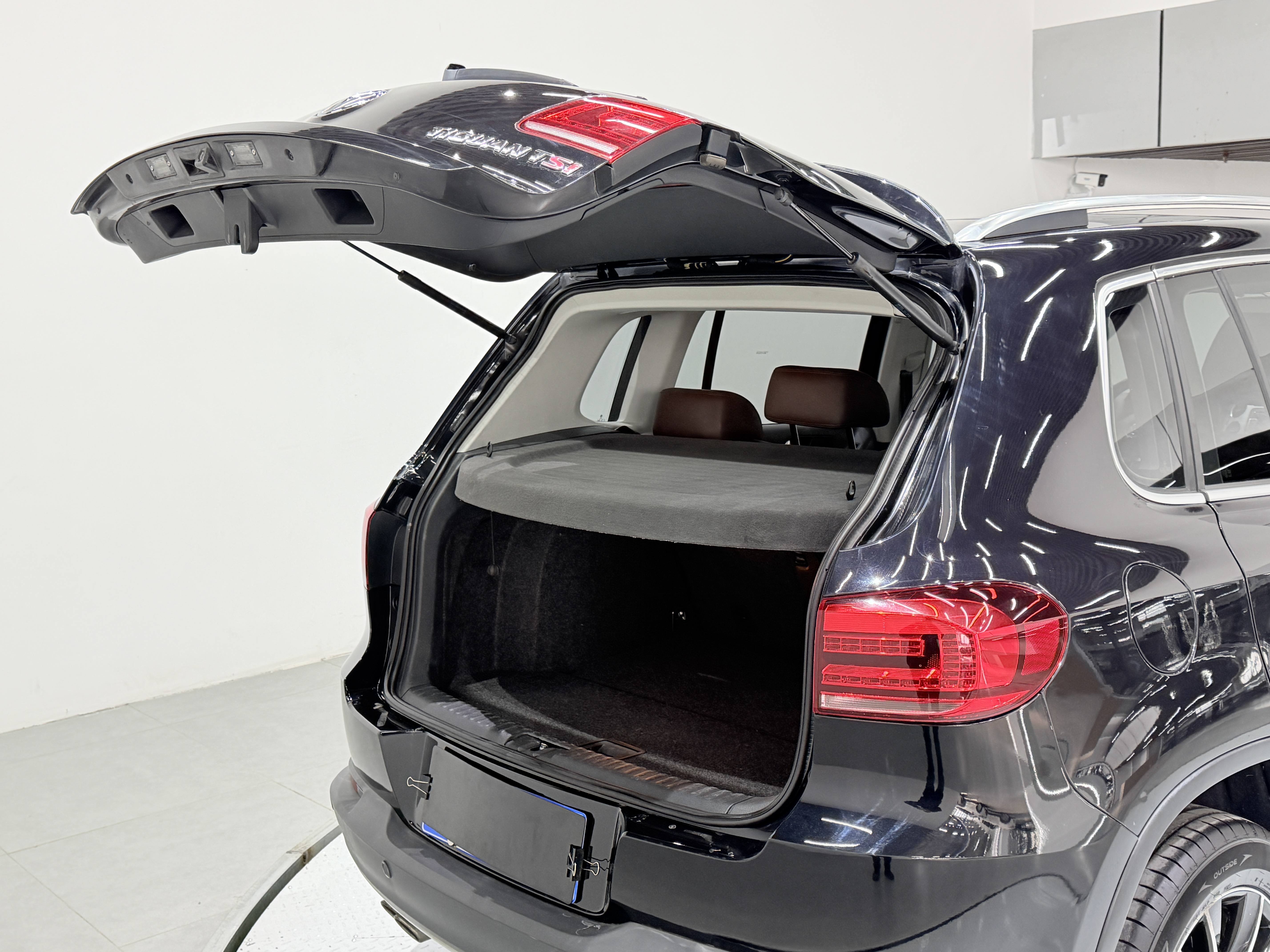 Volkswagen Tiguan 2014 car image #19