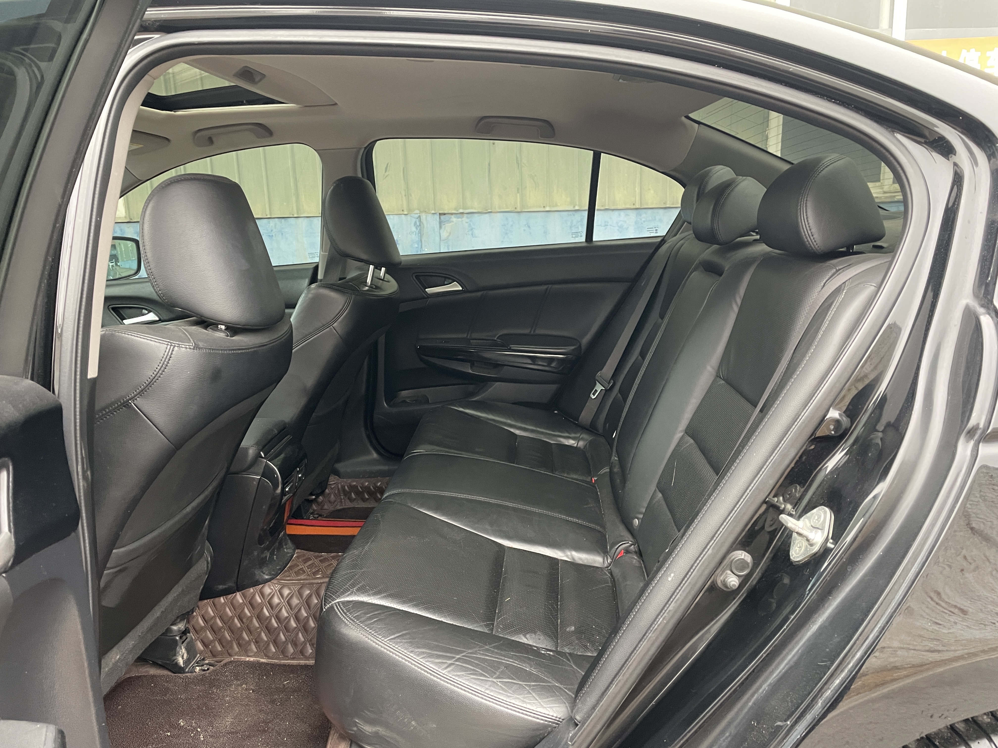 Honda Accord 2012 صورة سيارة #19