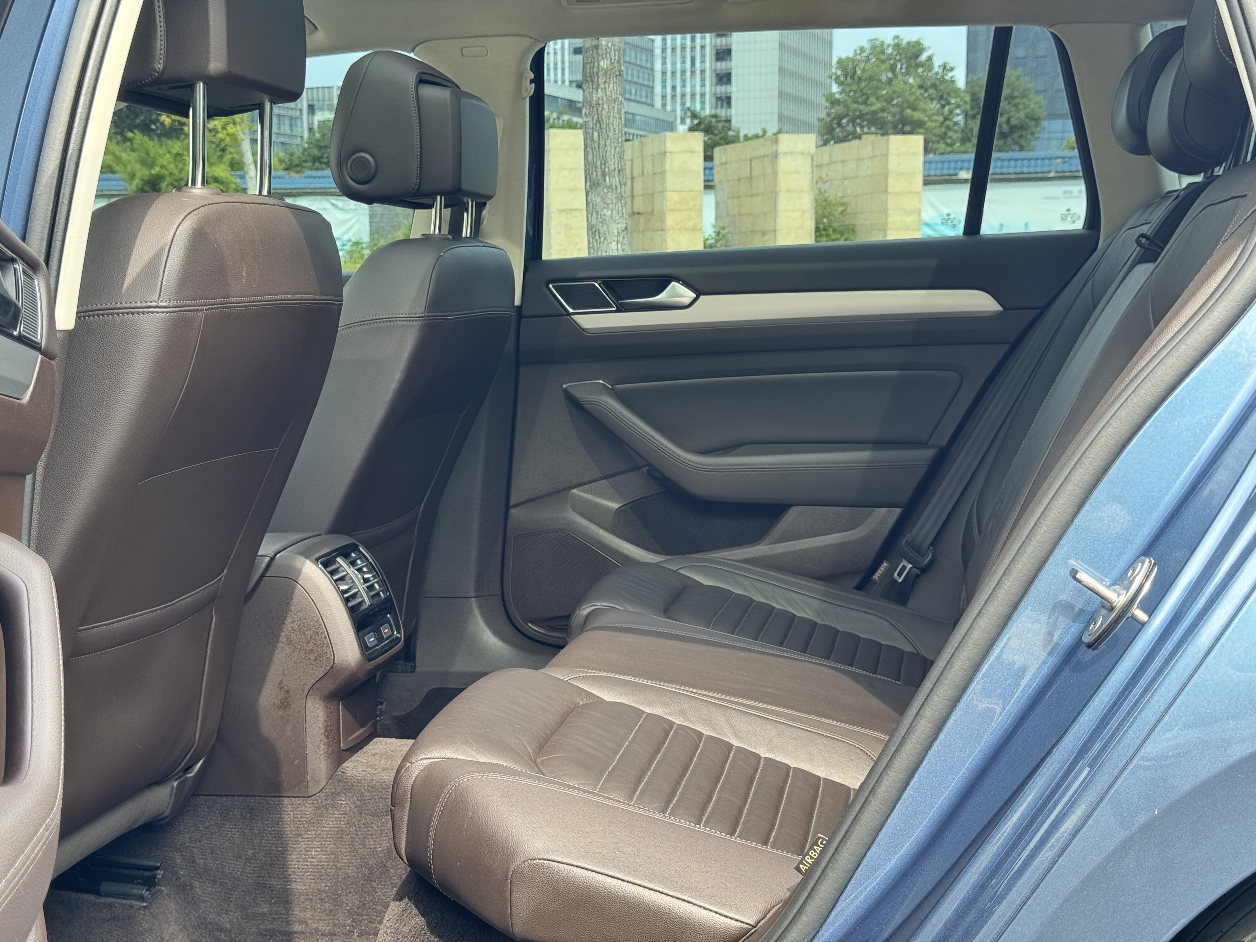 Volkswagen Passat Variant 2017 изображение автомобиля #19