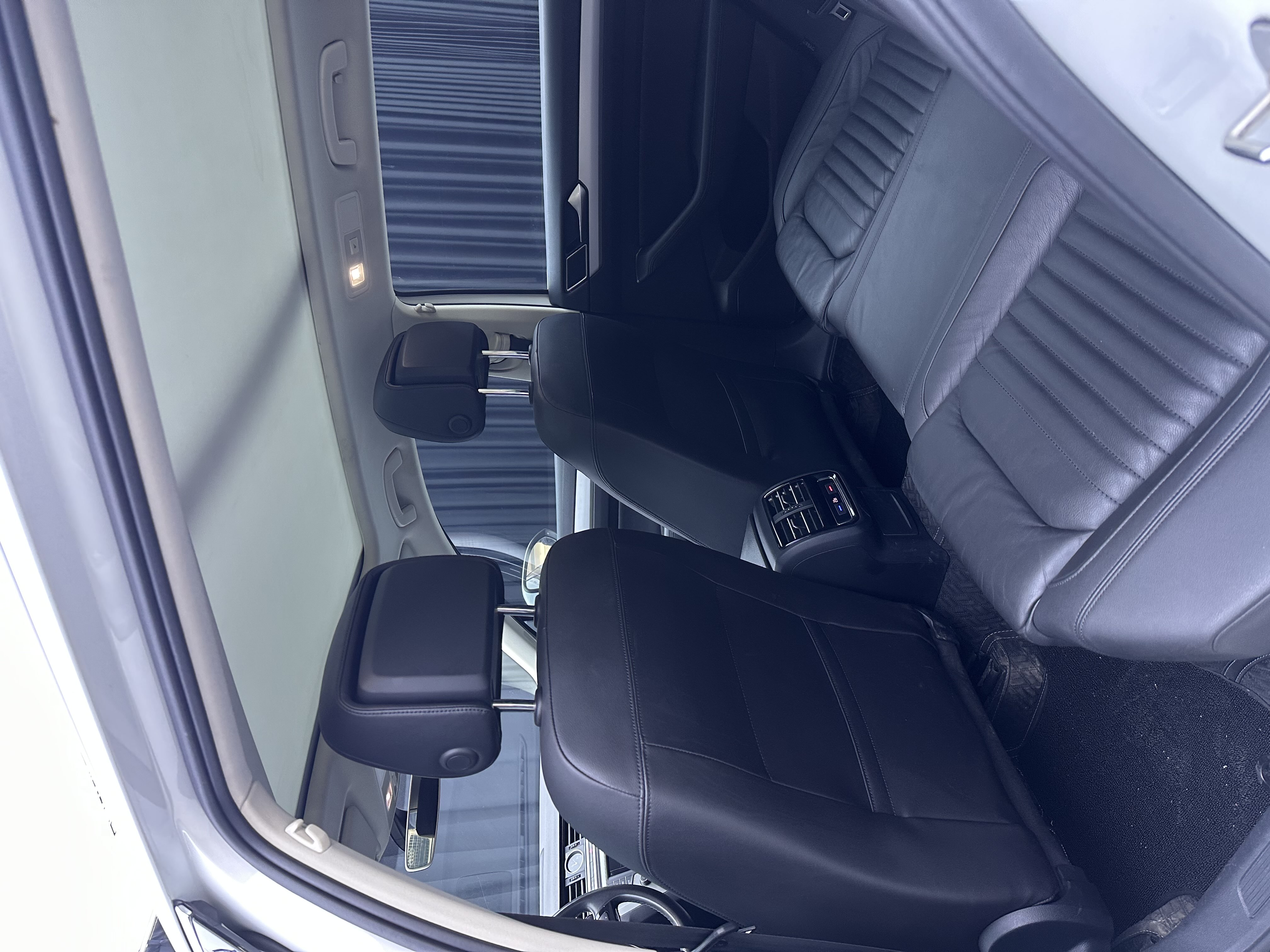 Volkswagen Passat Variant 2017 immagine di auto #19