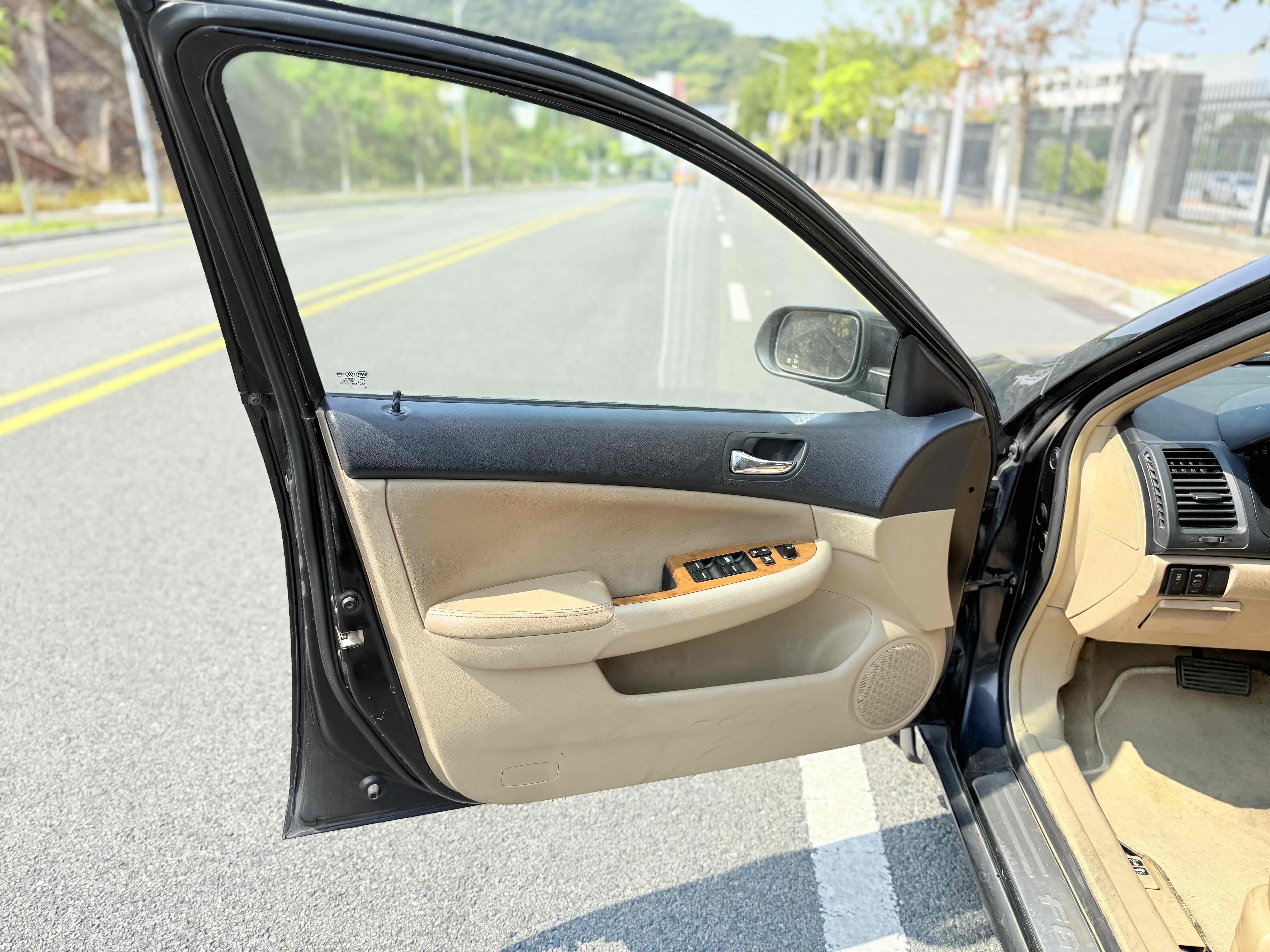 BYD F6 2010 car image #19