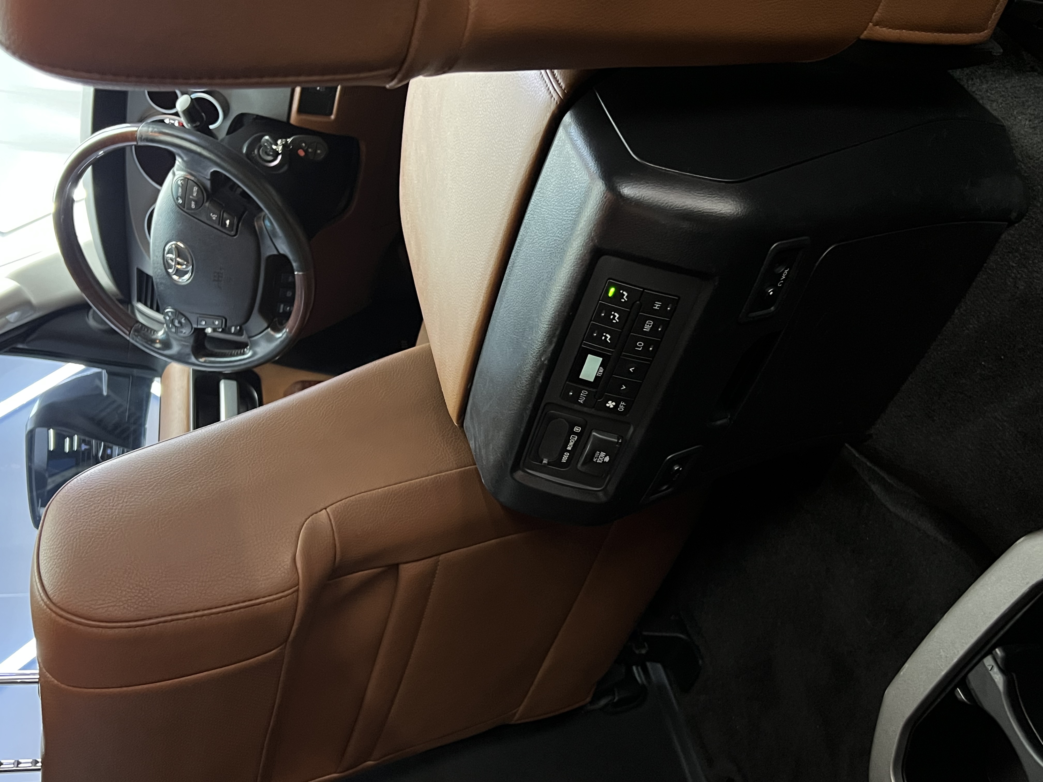 丰田 红杉 2011 汽车图片 #19