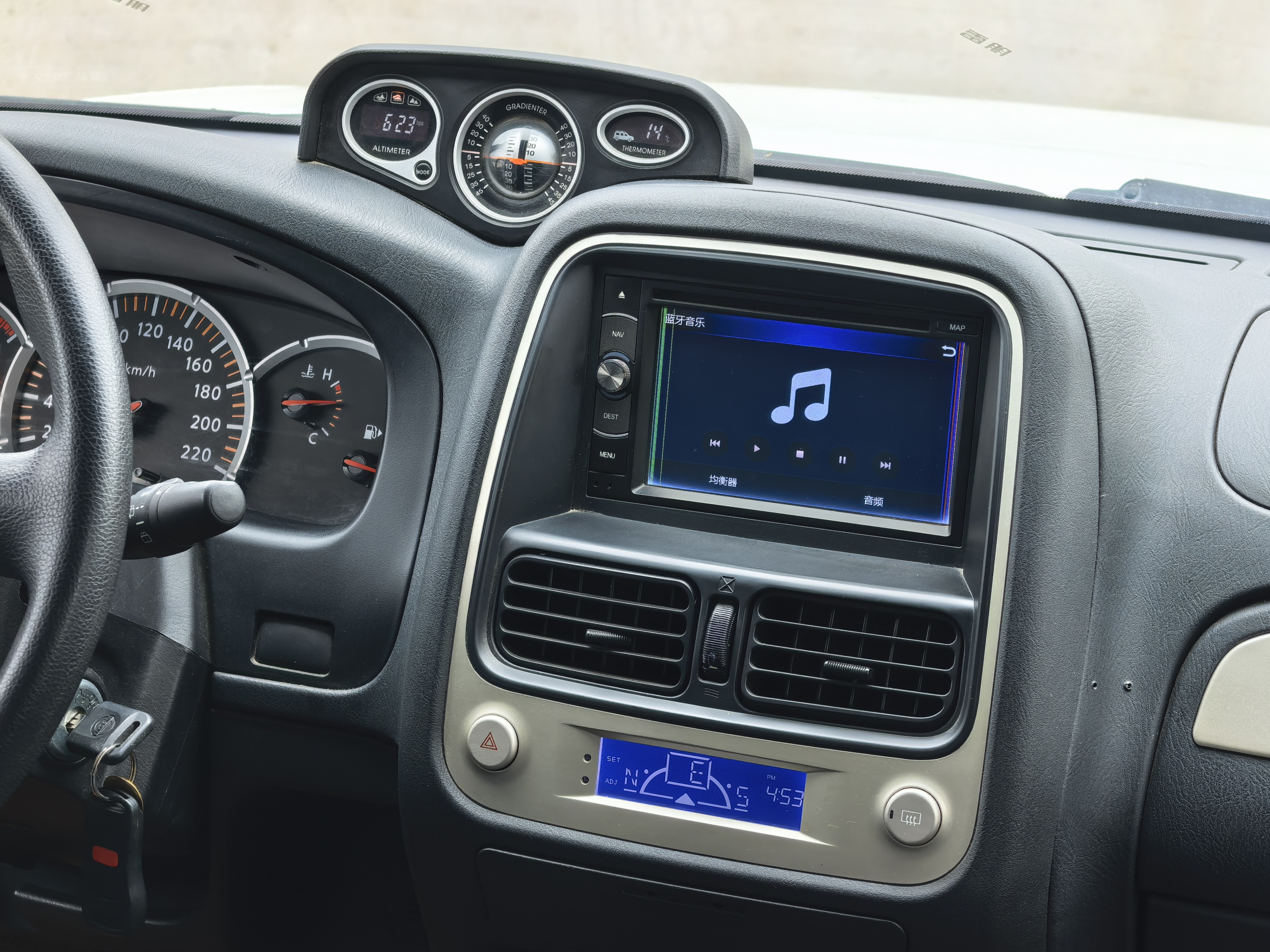 日产 日产帕拉丁 2013 汽车图片 #19