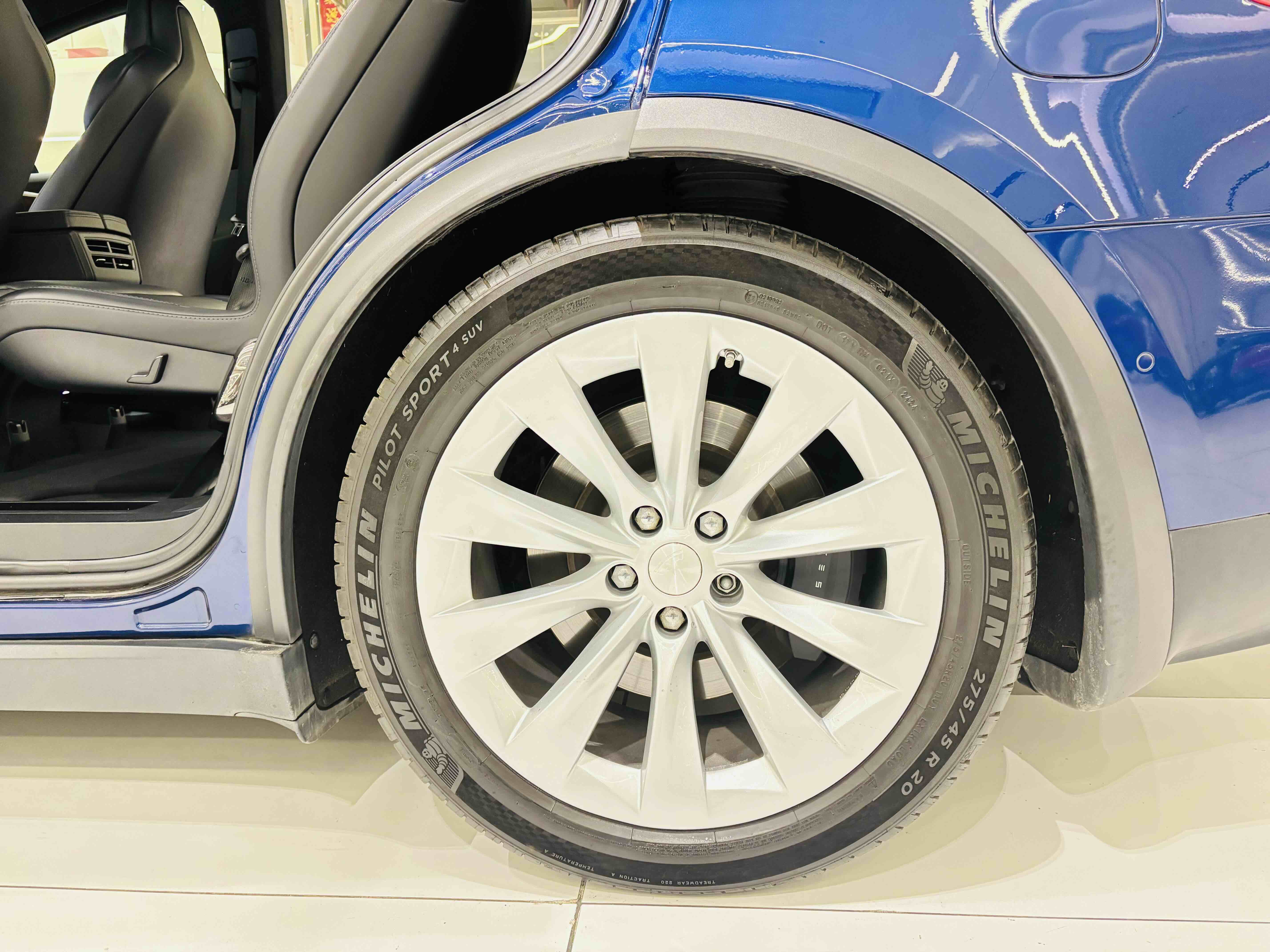 特斯拉 Model X 2018 汽车图片 #19