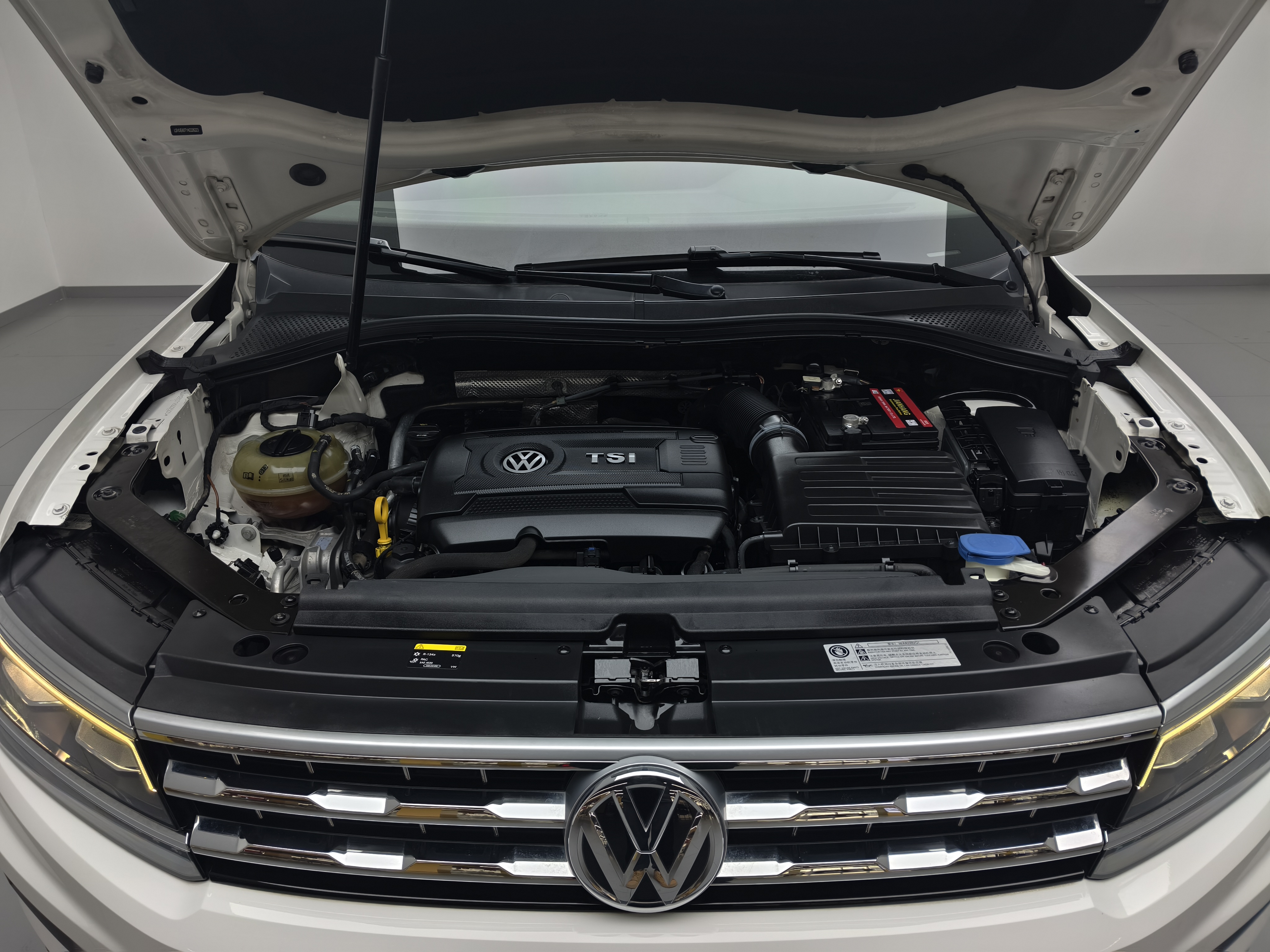 Volkswagen Tiguan L 2018 car image #19