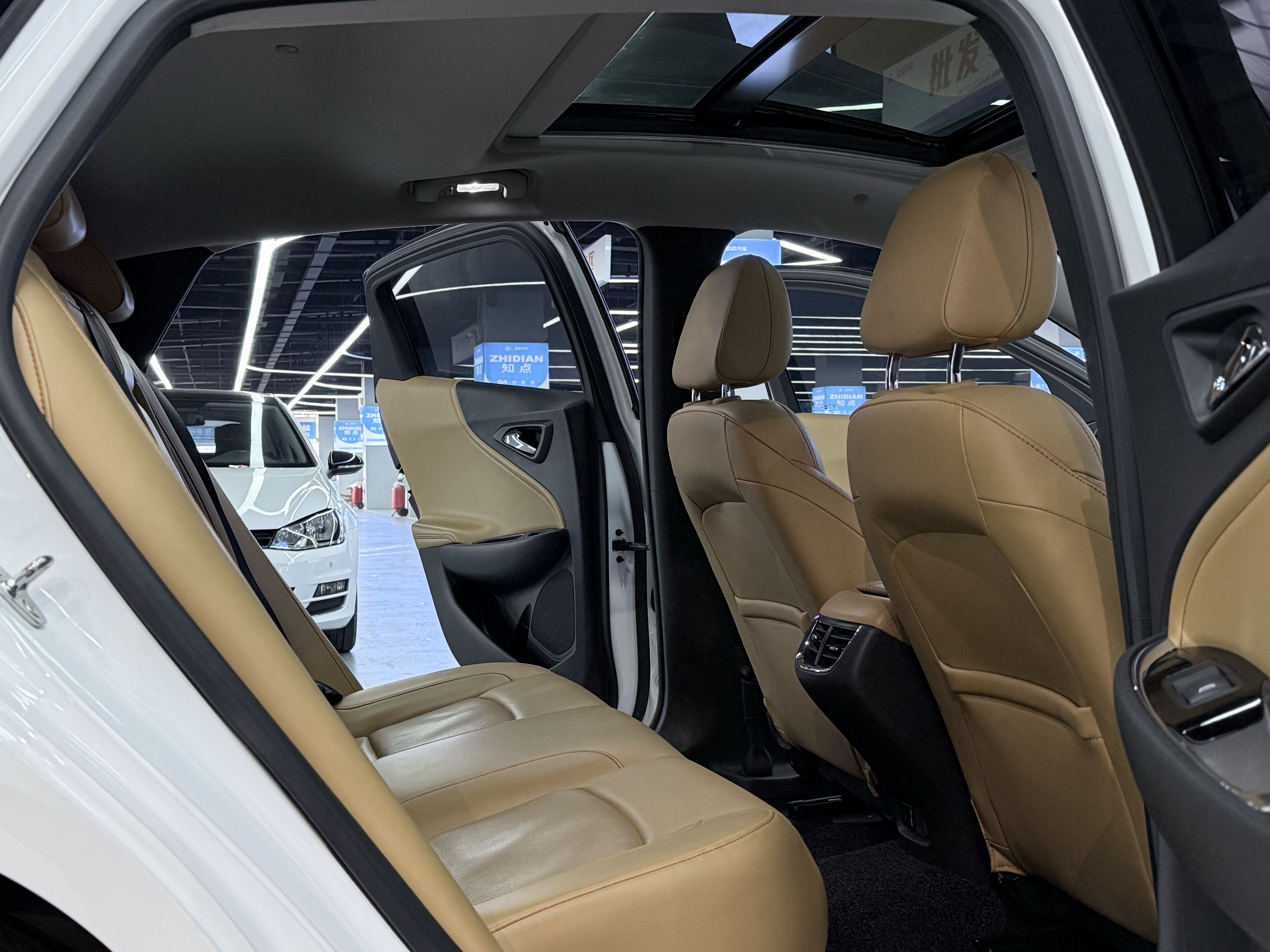 Chevrolet Malibu XL 2018 immagine di auto #19