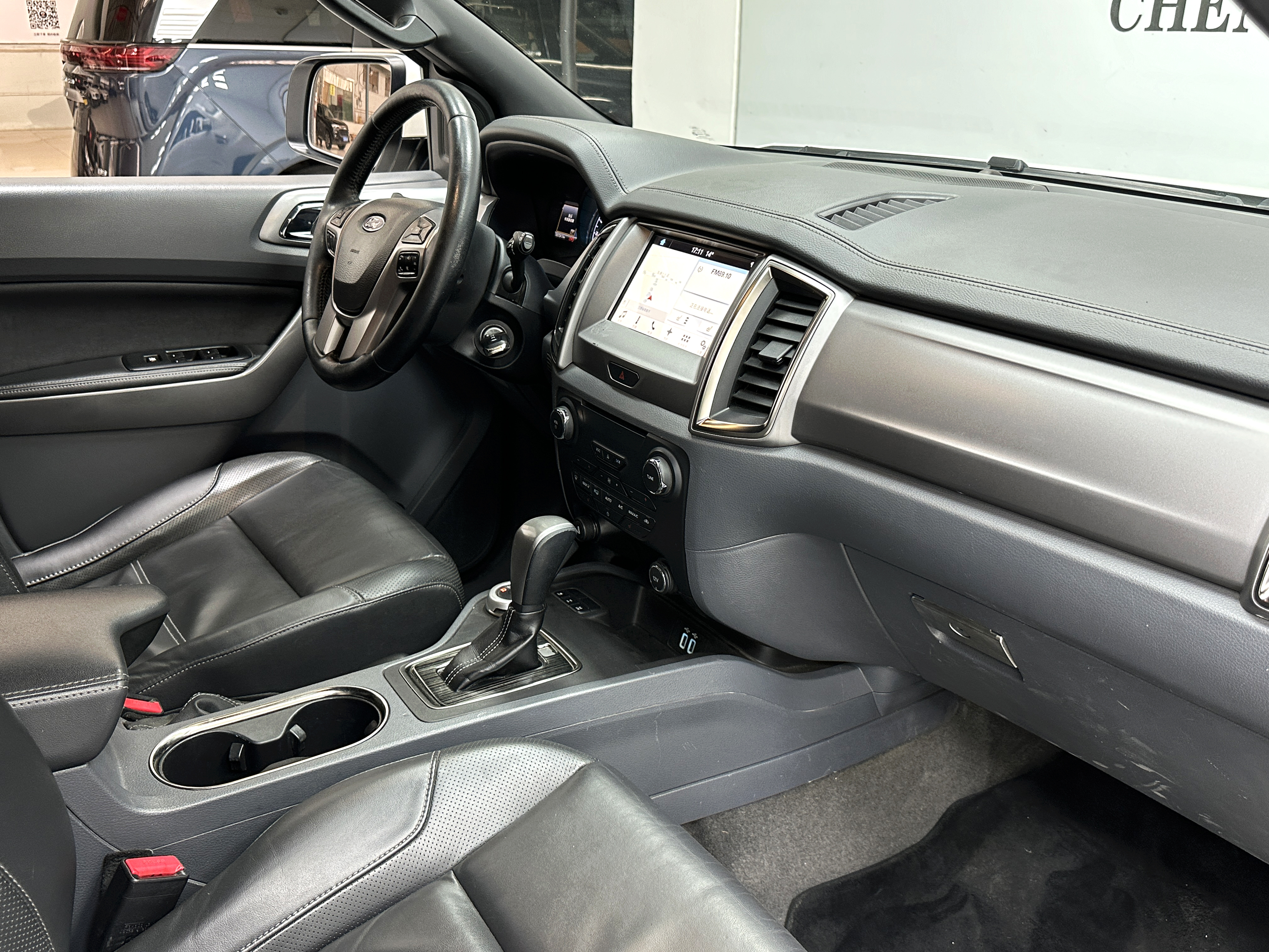 Ford Everest 2018 car image #19