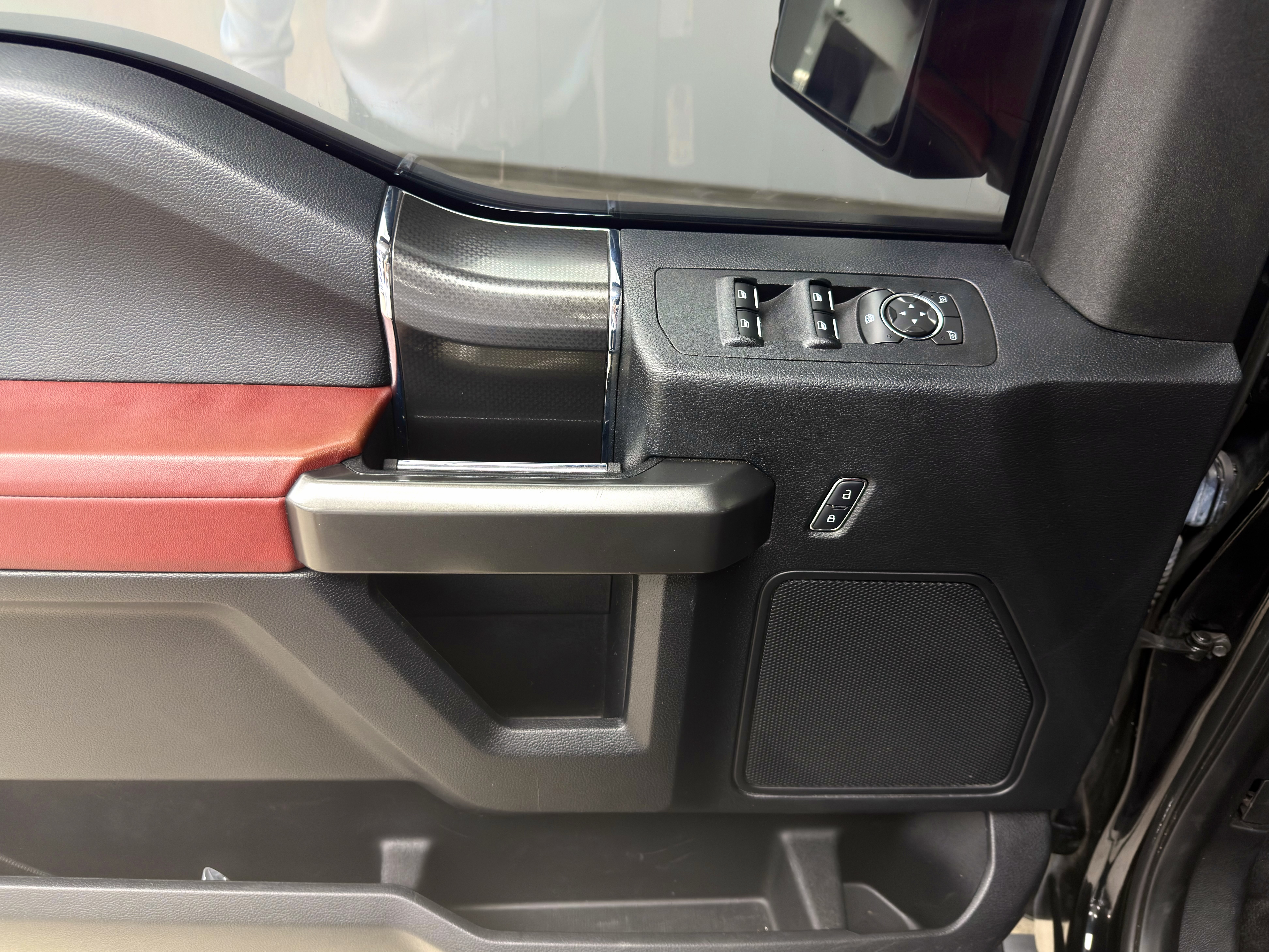 Ford F-150 Raptor 2017 car image #19