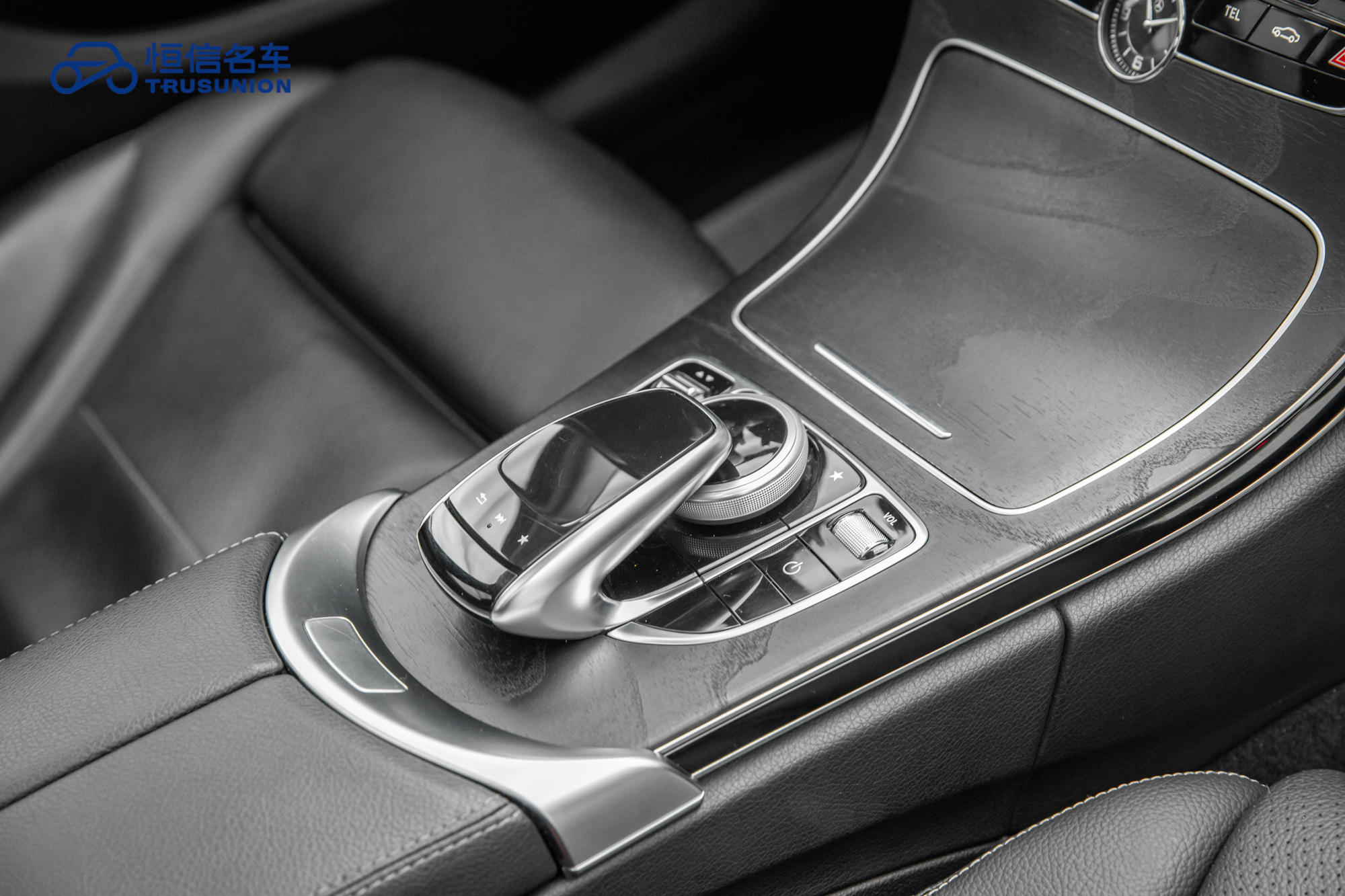 Mercedes-Benz C Class 2017 car image #19