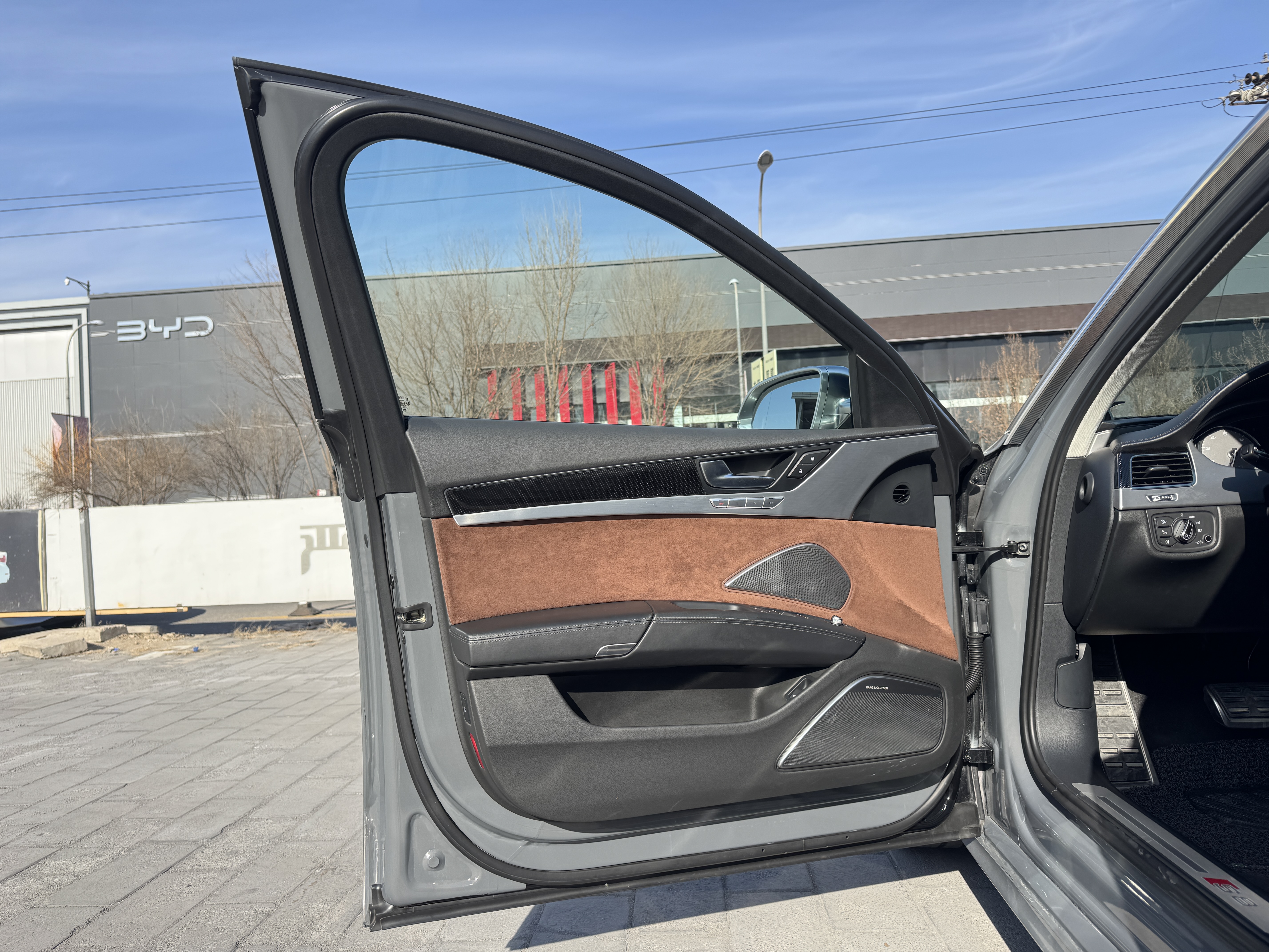 Audi S8 2012 صورة سيارة #19