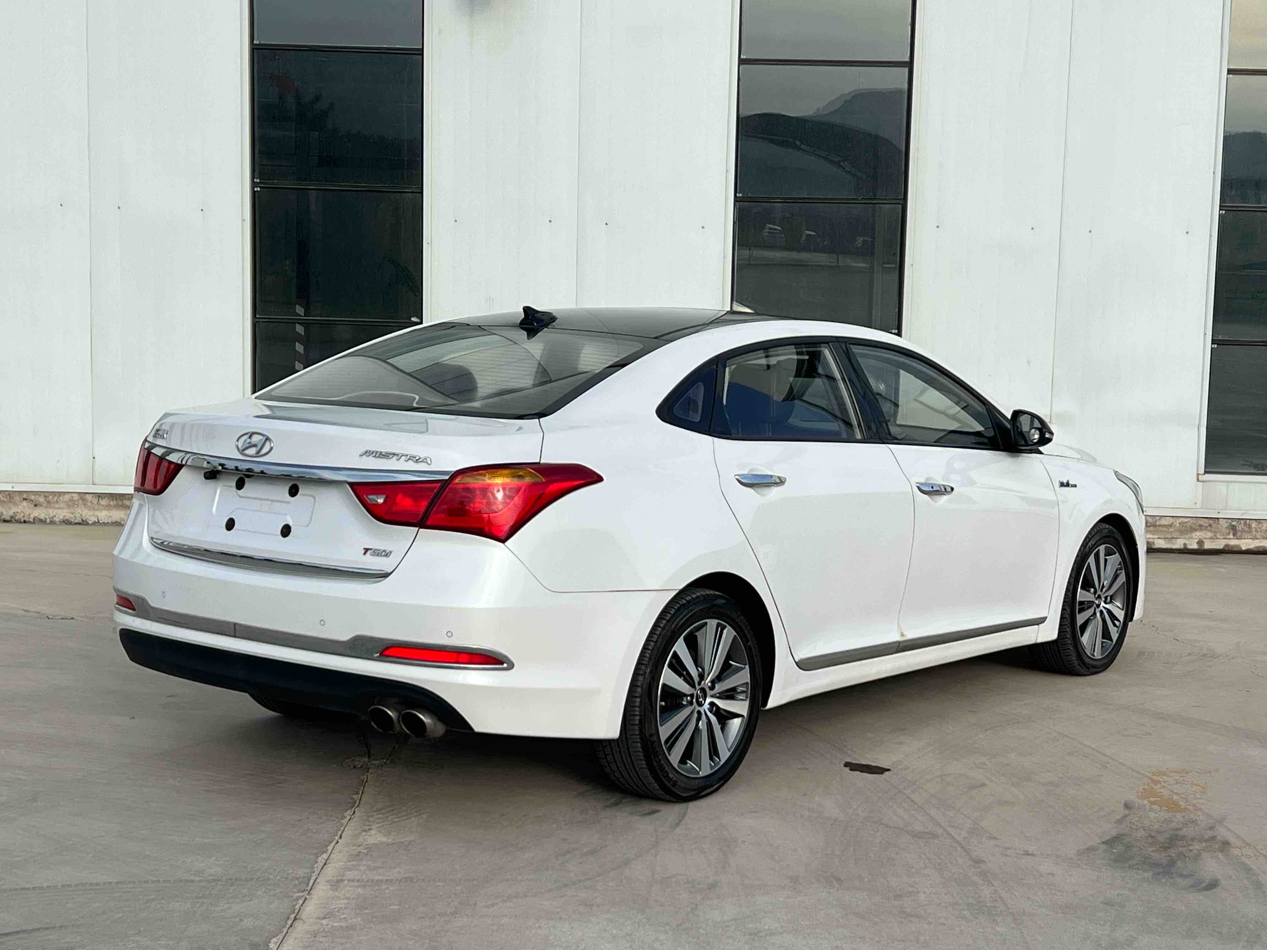 Hyundai Mistra 2016 car image #19