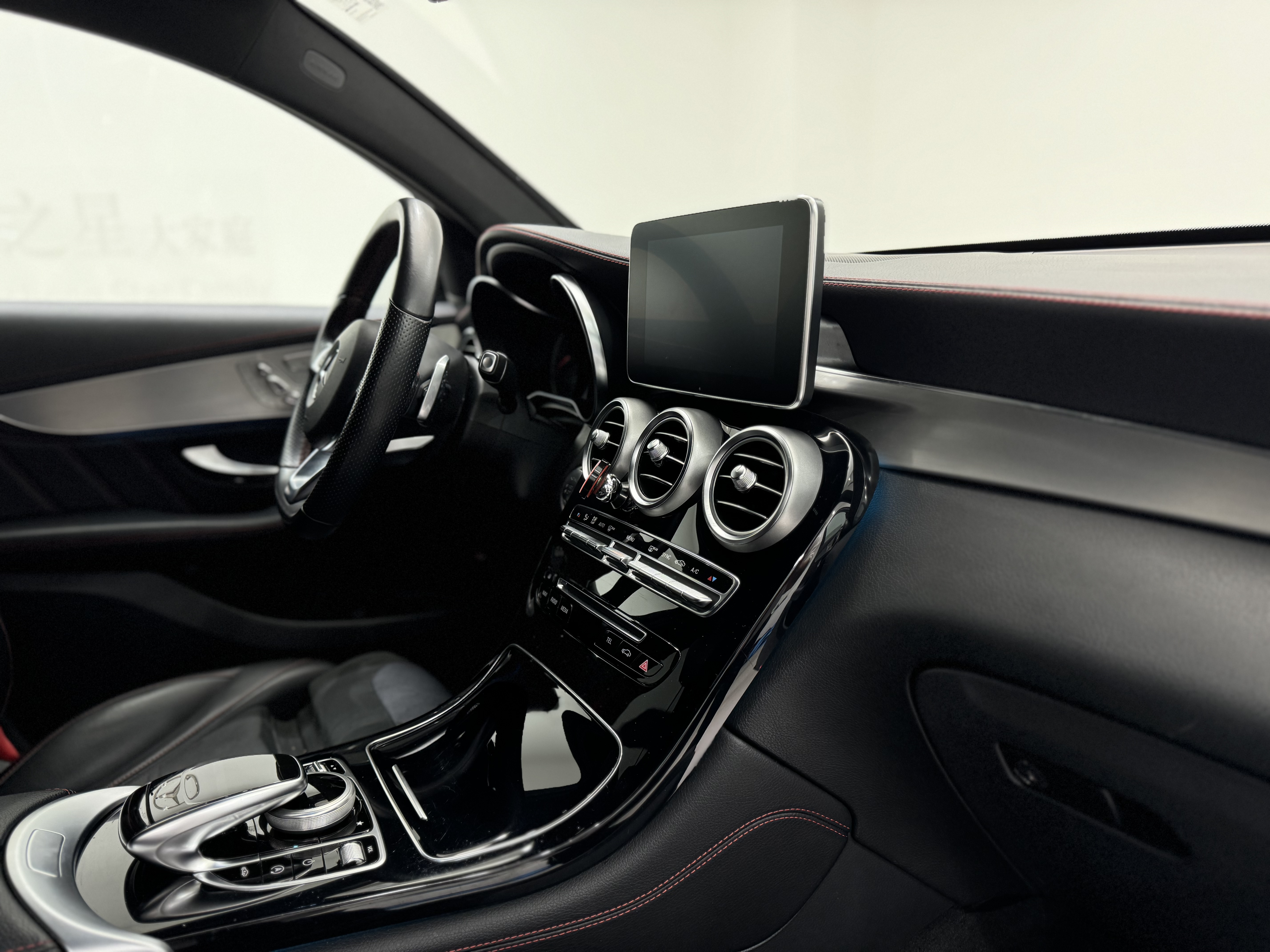 Mercedes-Benz GLC Coupe AMG 2018 изображение автомобиля #19