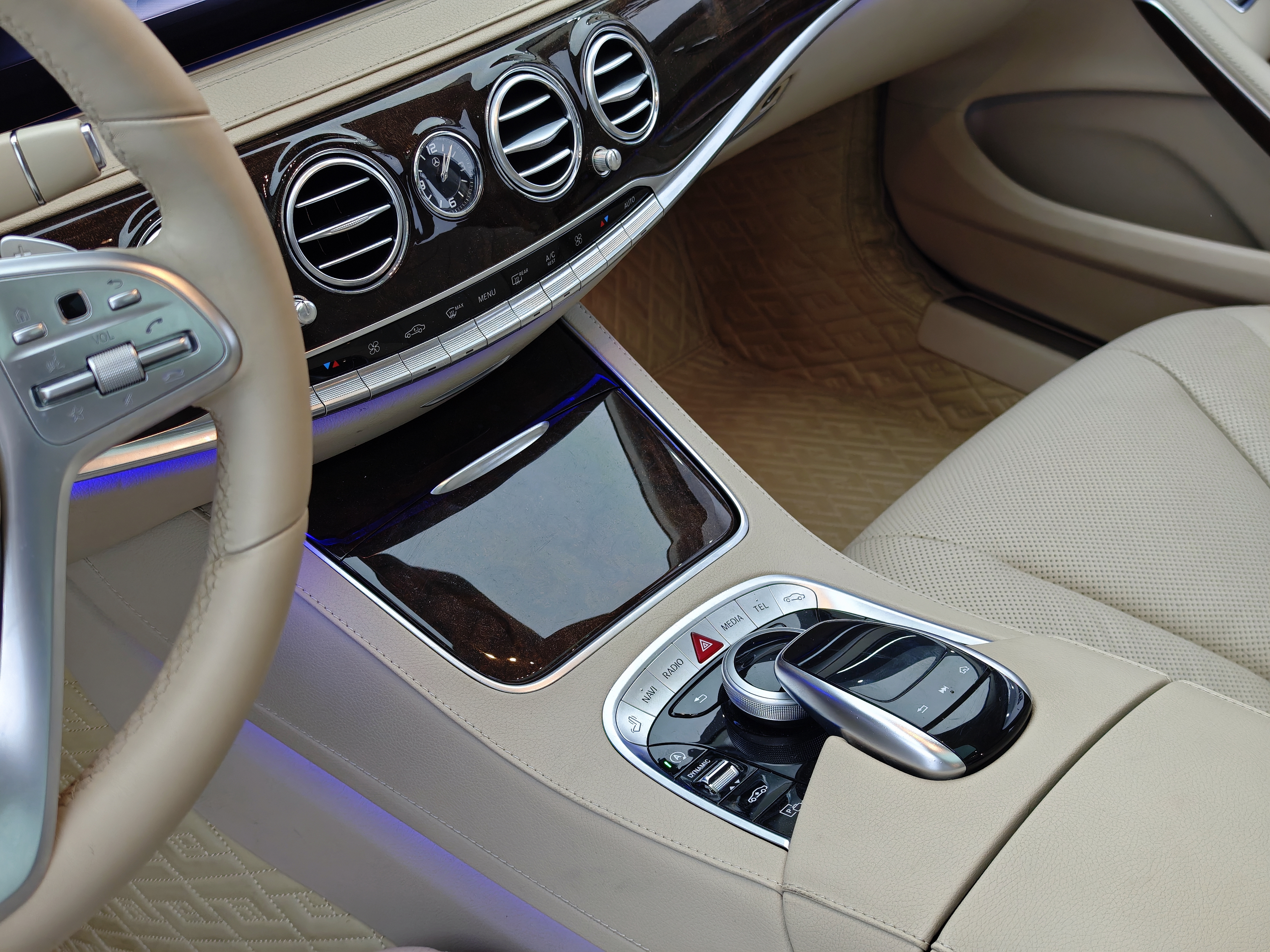 Mercedes-Benz S Class 2018 immagine di auto #19