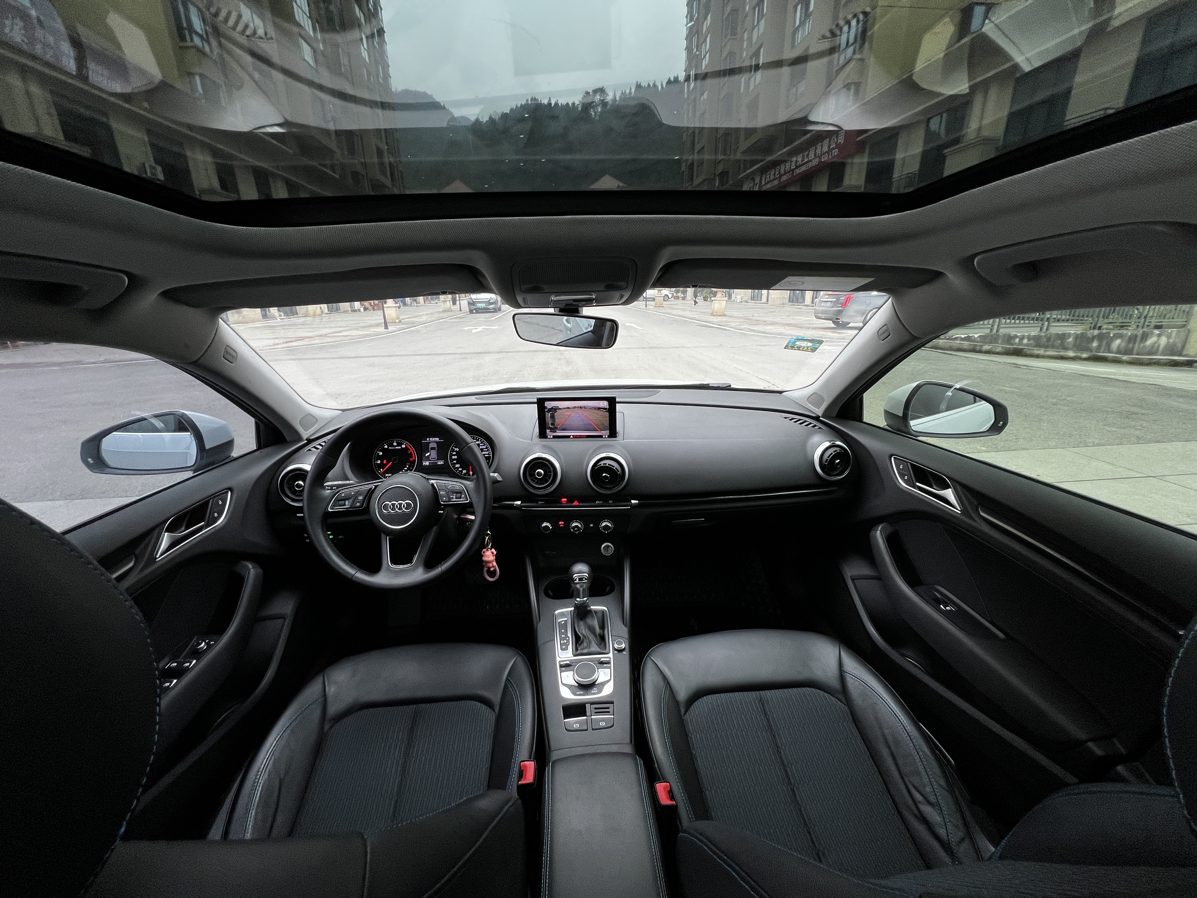 Audi A3 2018 car image #19