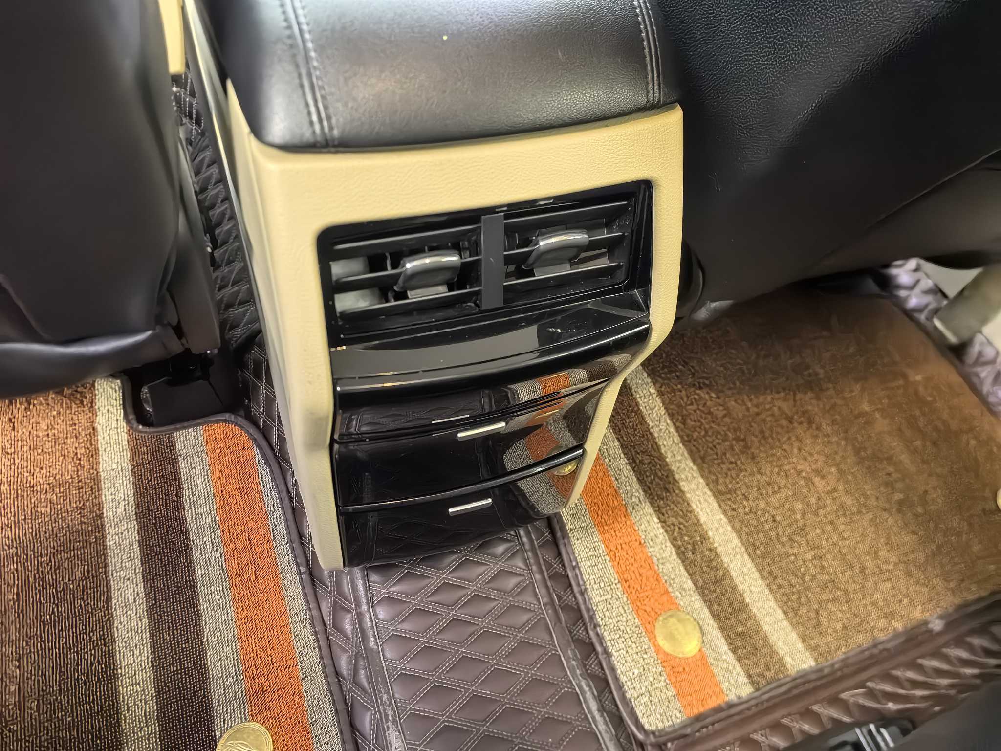 Ford Edge 2018 immagine di auto #19