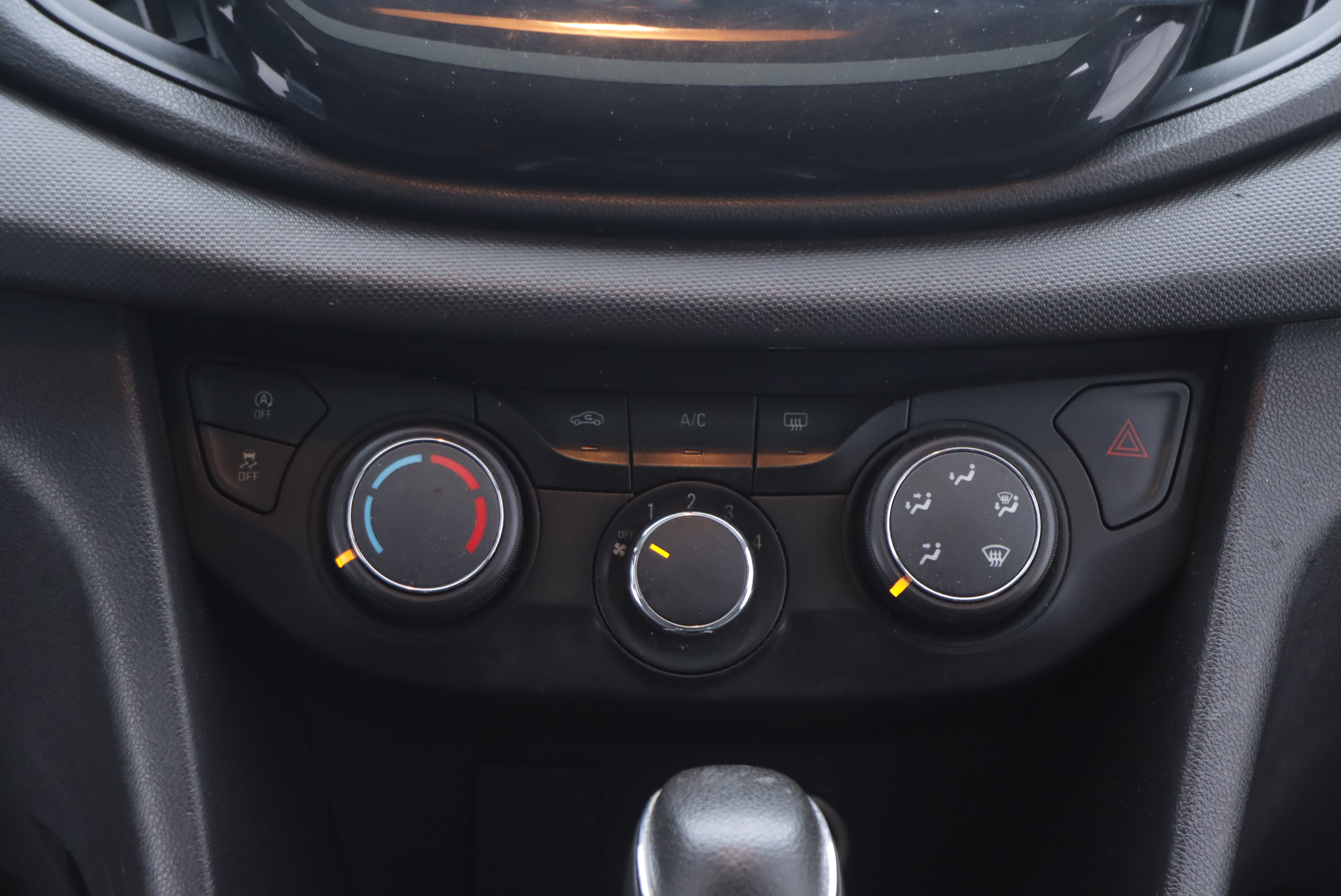 Chevrolet Cavalier 2018 car image #19