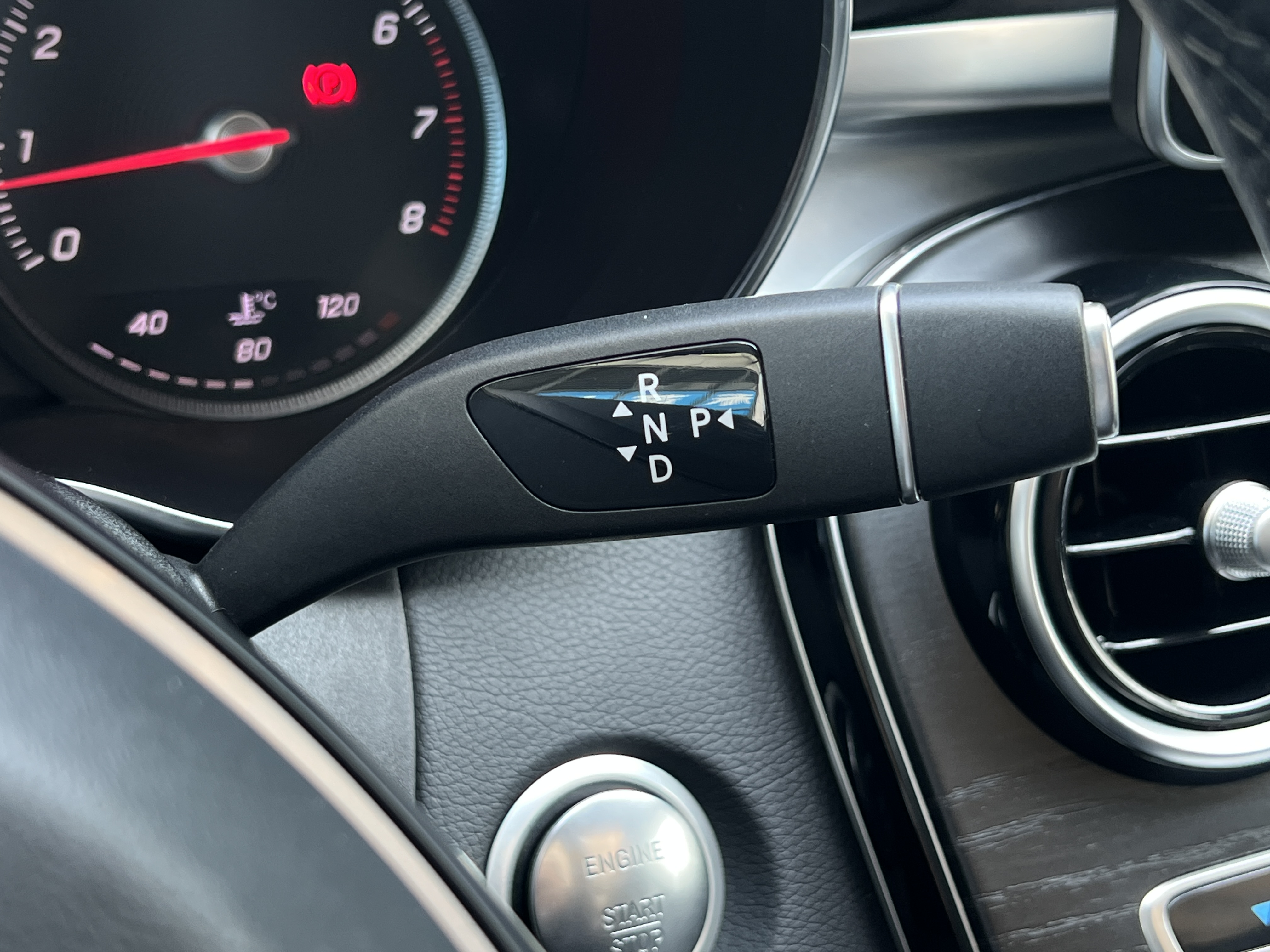 Mercedes-Benz C Class 2018 car image #19