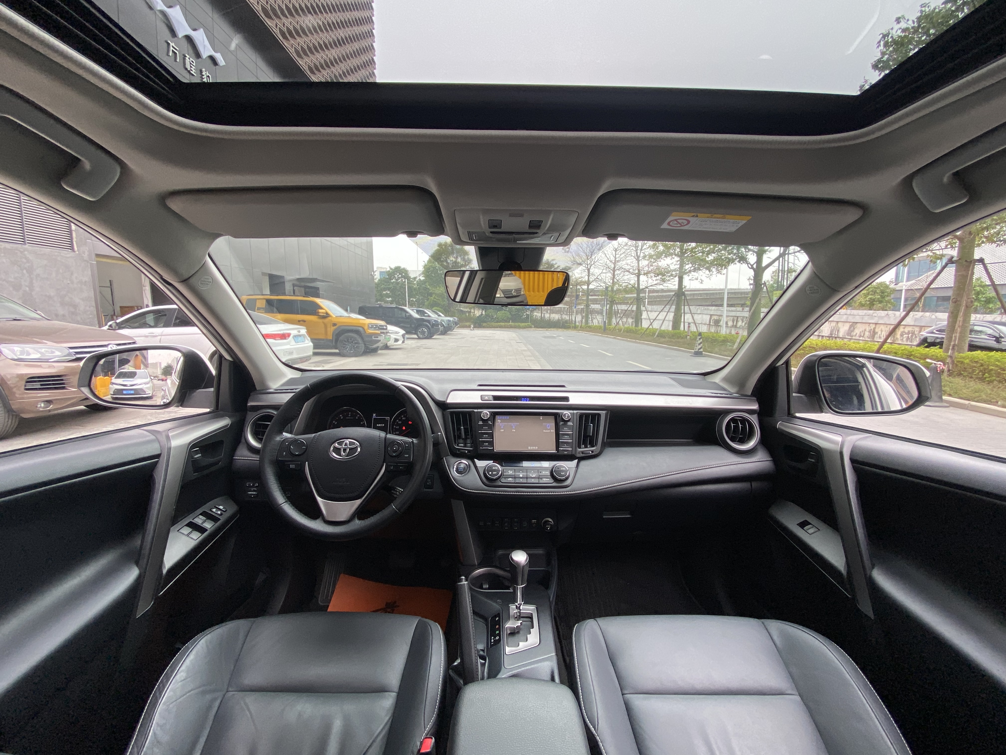 Toyota RAV4 2017 #19 Toyota RAV4 2017 car image #19
