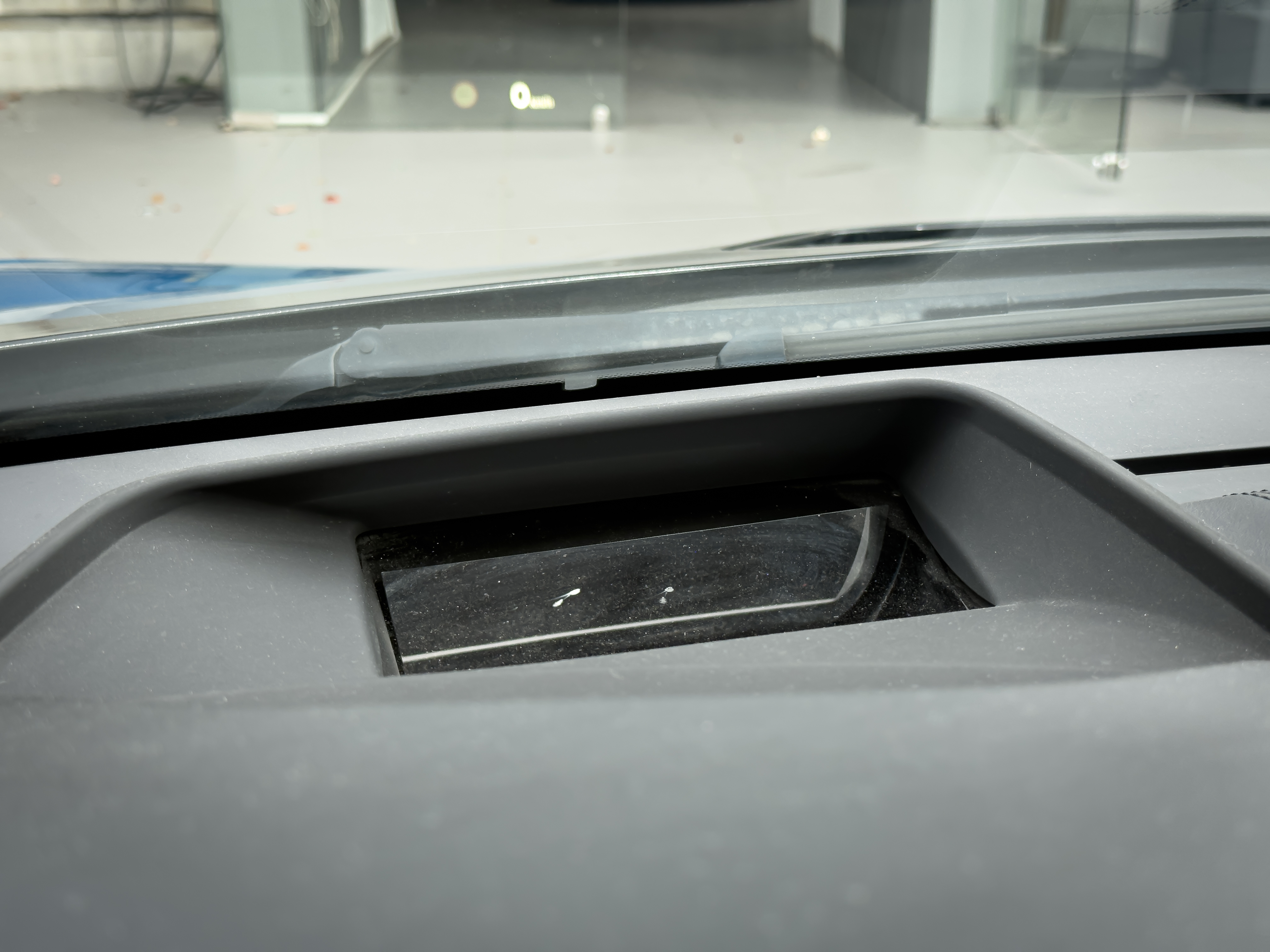 BMW i8 2015 car image #19