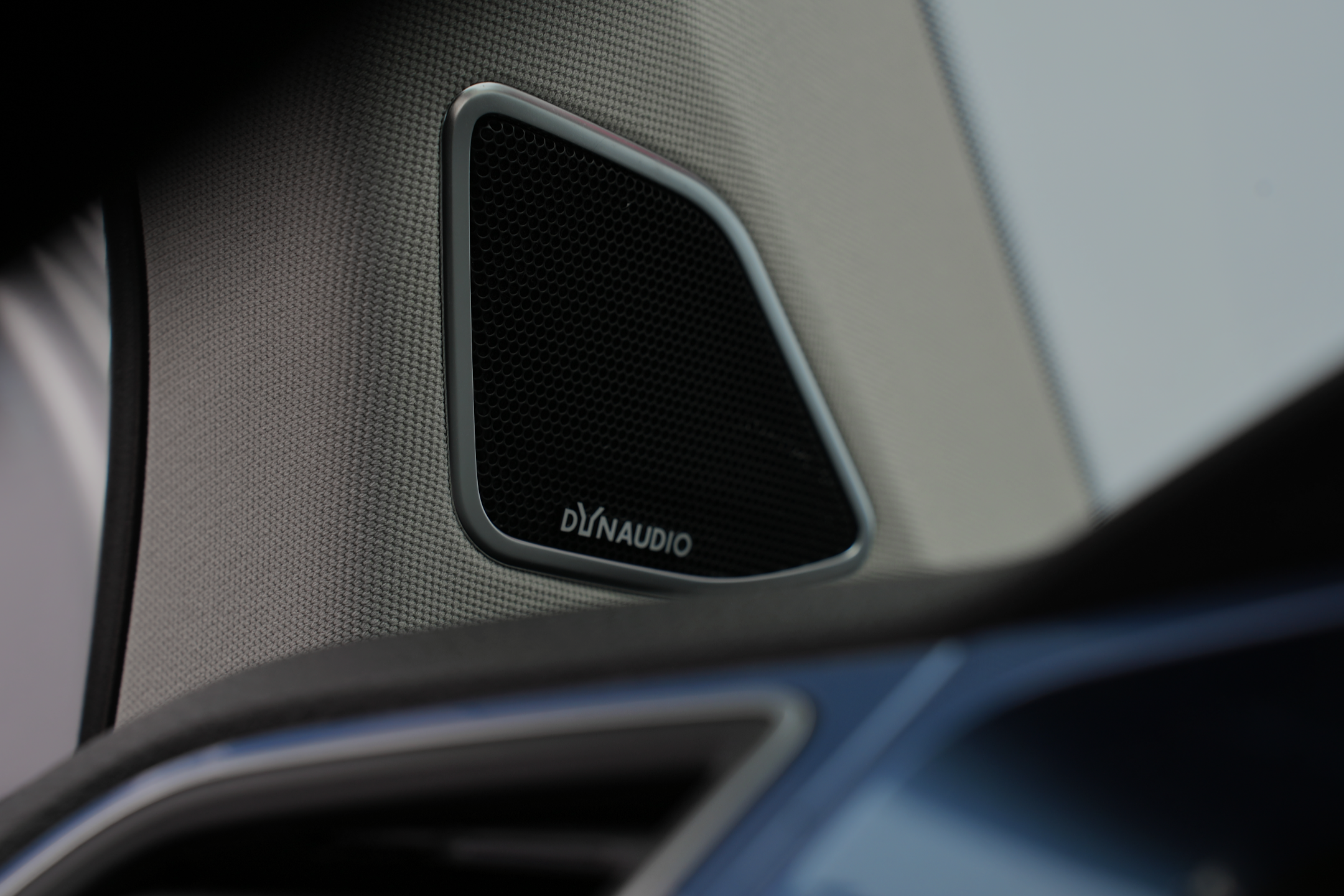 Volkswagen Multivan 2018 car image #19