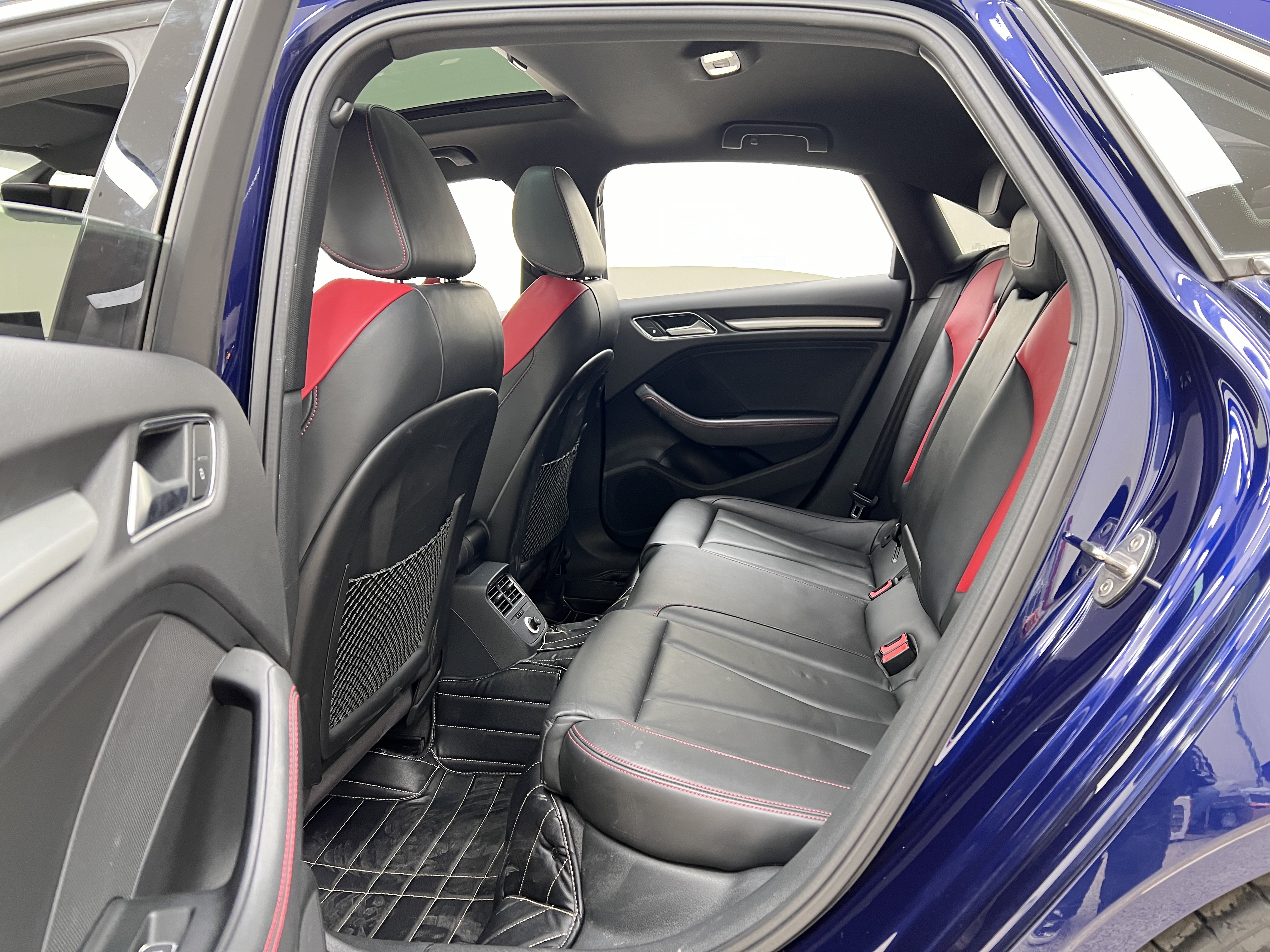 Audi S3 2019 car image #19