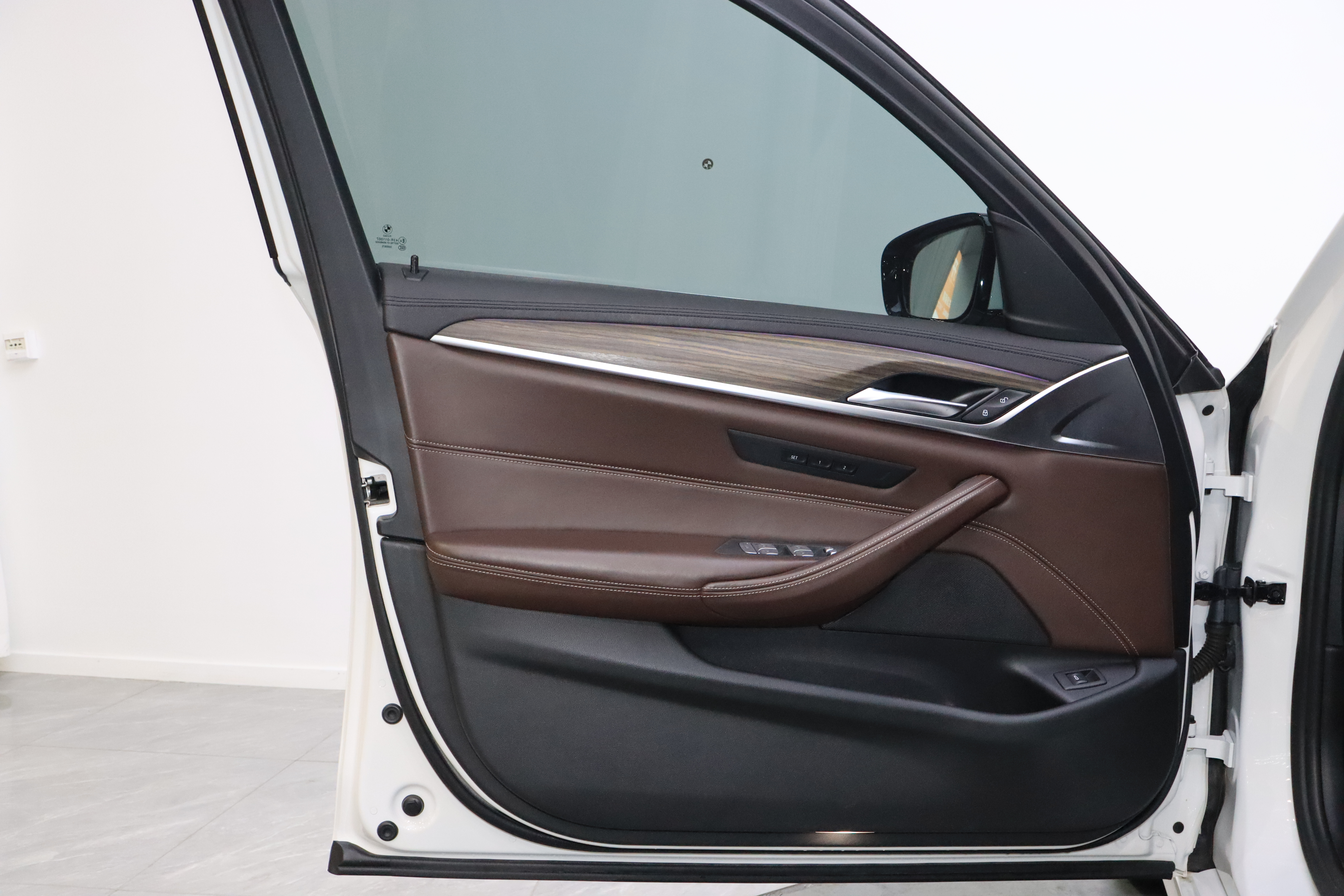 BMW 5 Series 2019 #19 BMW 5 Series 2019 car image #19