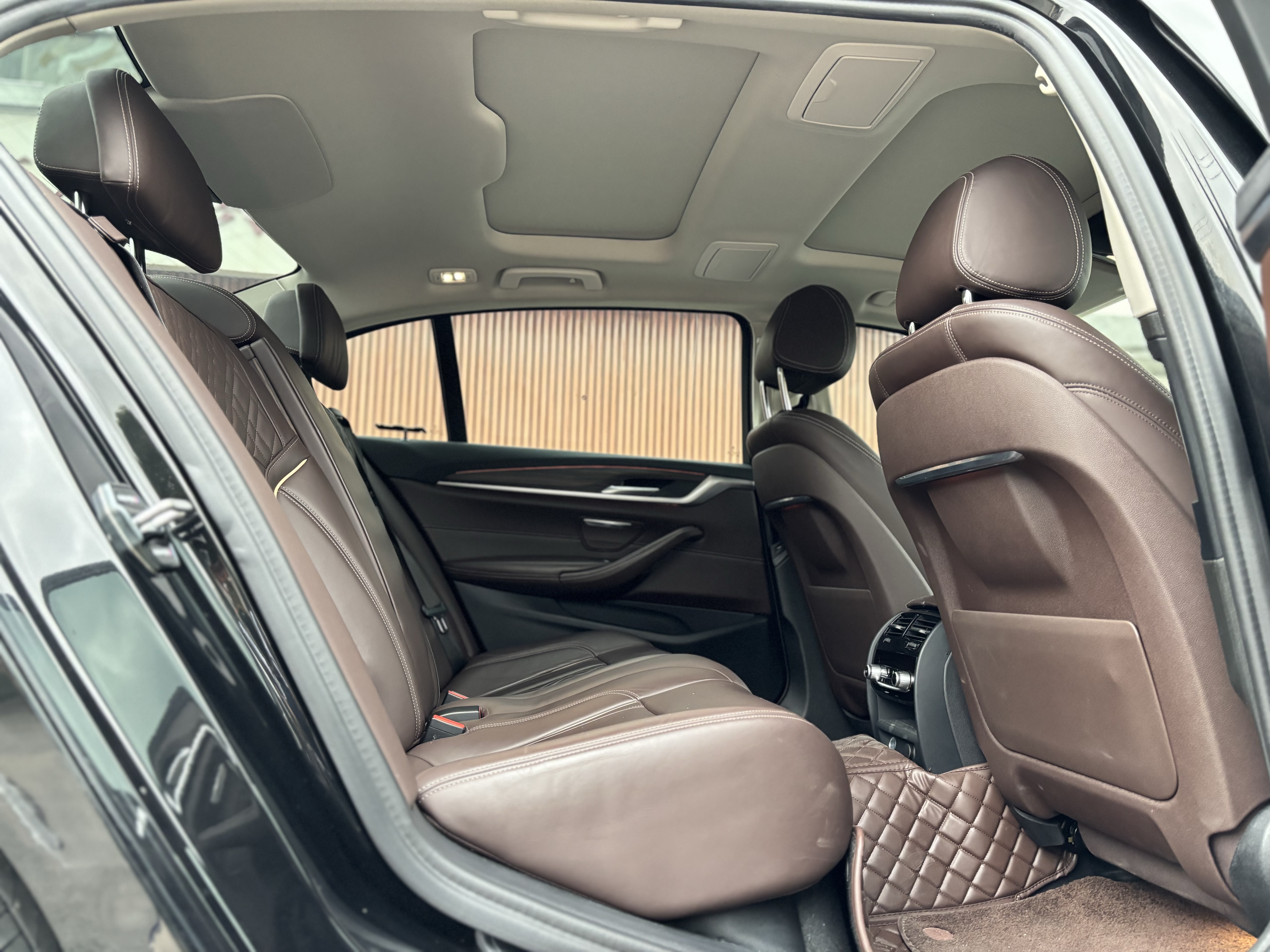 BMW 5 Series 2019 #19 BMW 5 Series 2019 car image #19