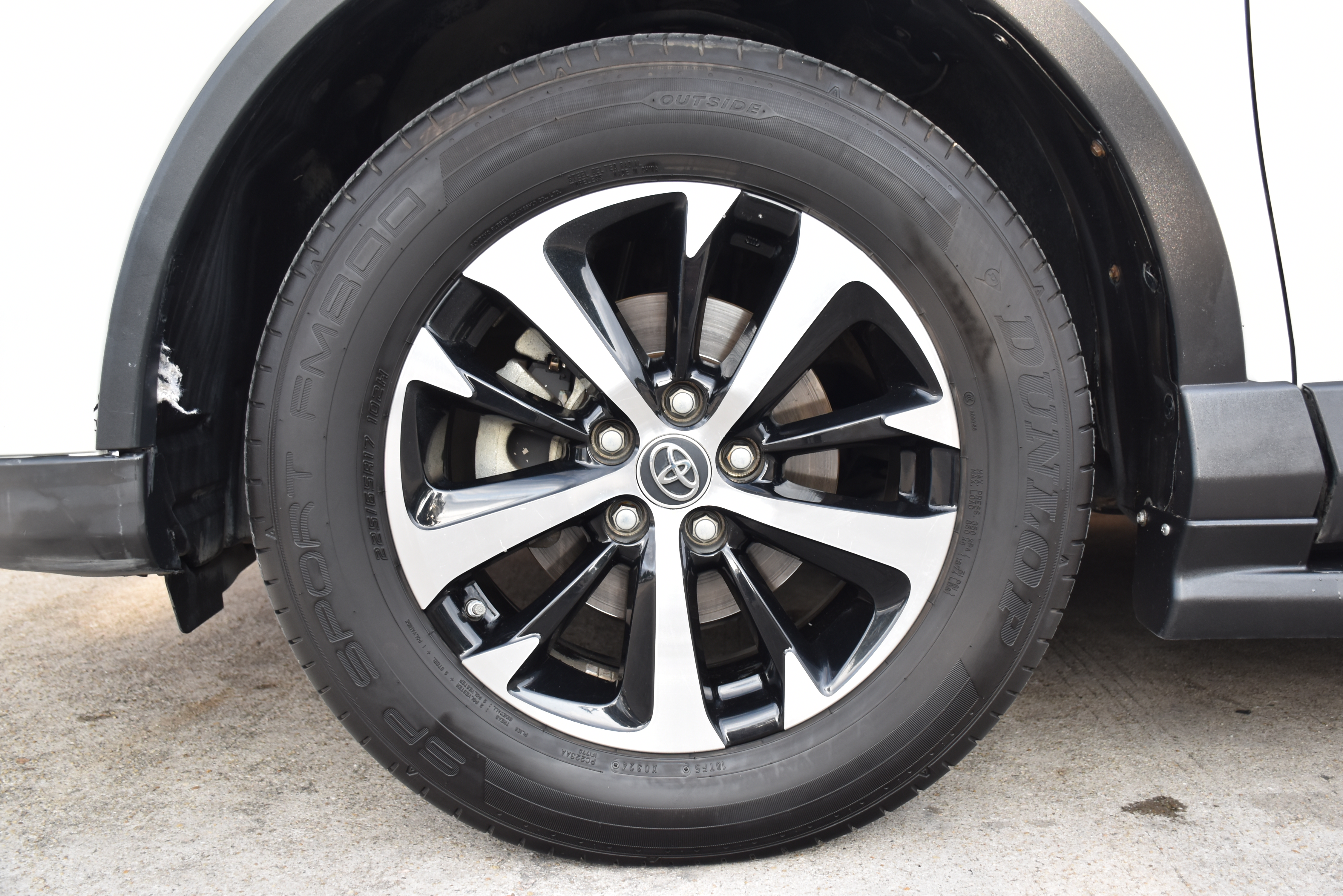 Toyota RAV4 2019 car image #19