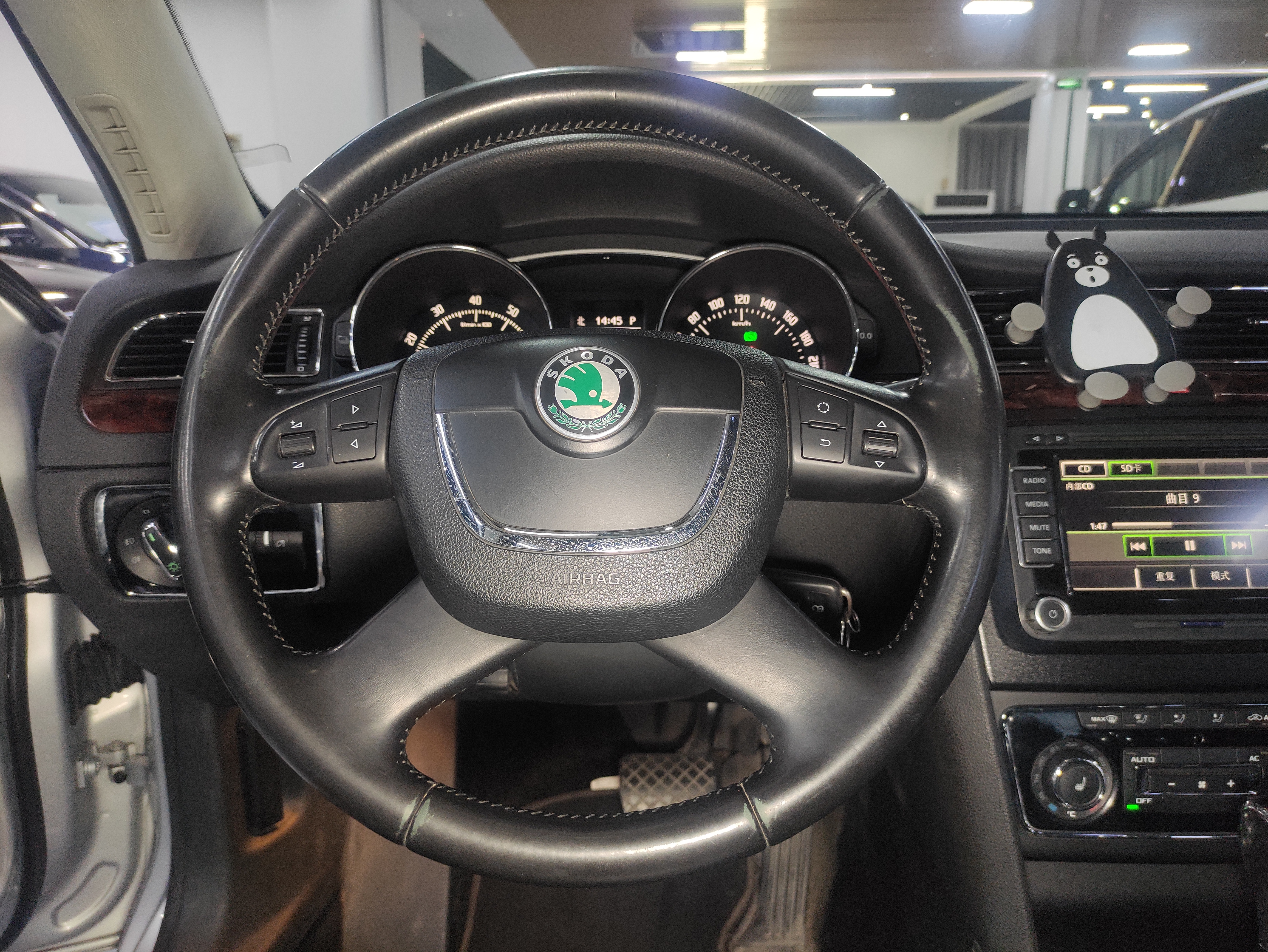 Skoda Superb Combi 2014 car image #19