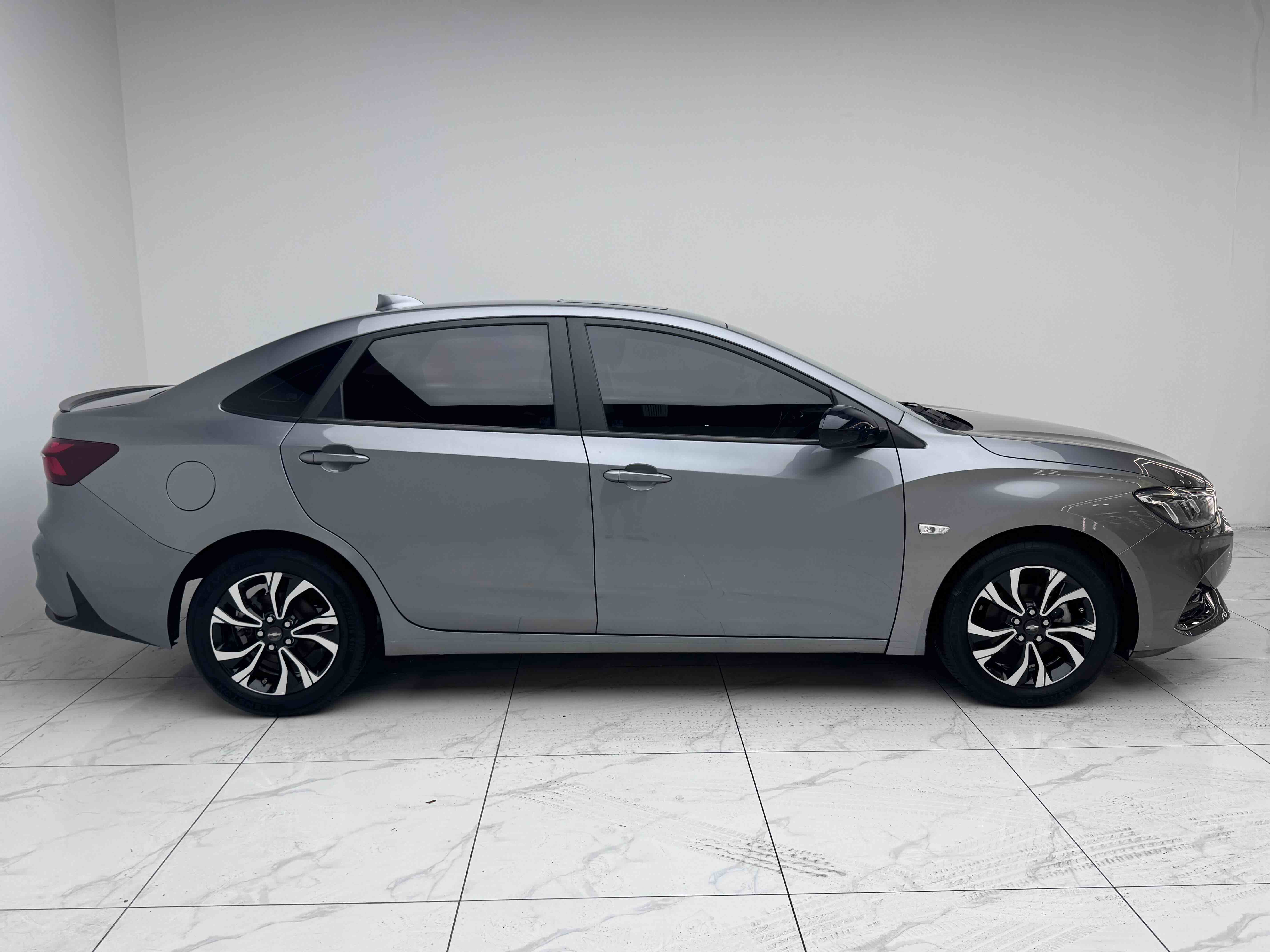 2019 car image #19